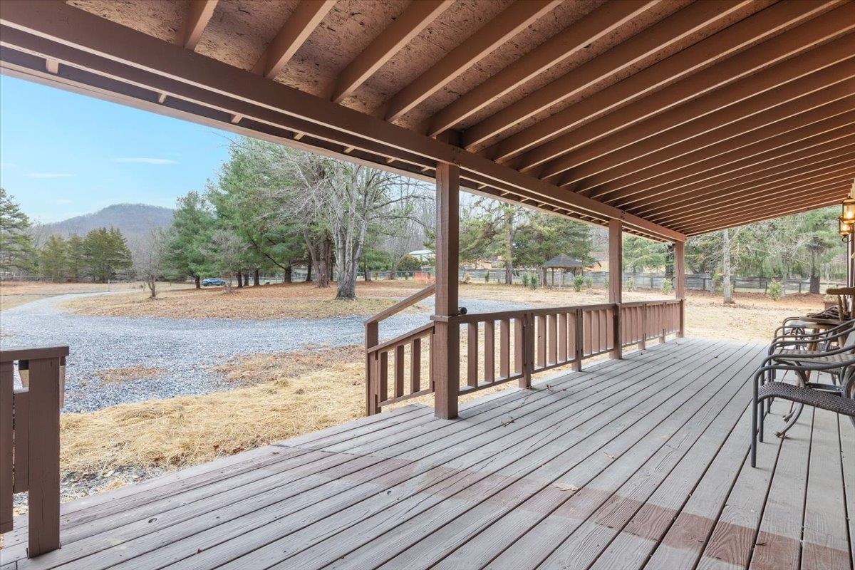 612 PAINE RUN RD, GROTTOES, Virginia 24441, 3 Bedrooms Bedrooms, ,2 BathroomsBathrooms,Residential,612 PAINE RUN RD,673986 MLS # 673986