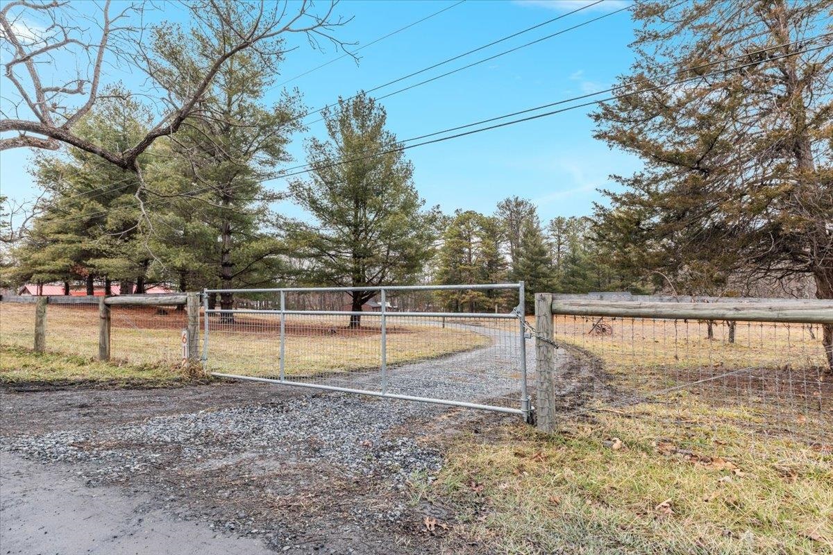 612 PAINE RUN RD, GROTTOES, Virginia 24441, 3 Bedrooms Bedrooms, ,2 BathroomsBathrooms,Residential,612 PAINE RUN RD,673986 MLS # 673986