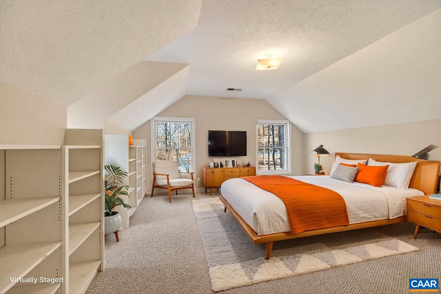 Second guest bedroom upstairs