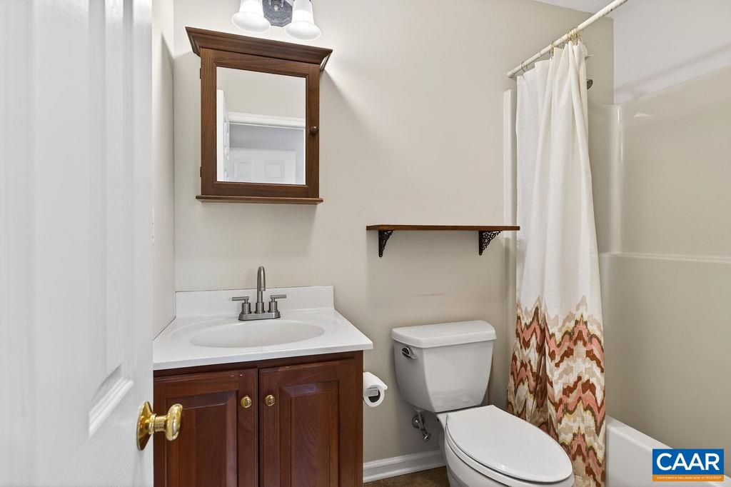 Full bath upstairs