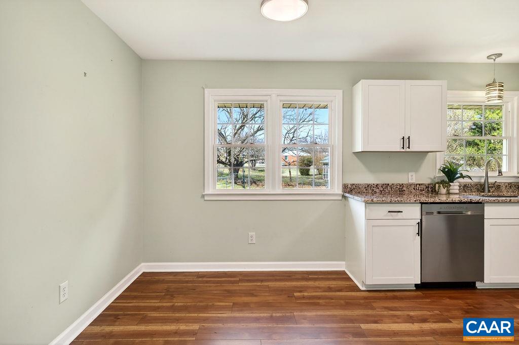 205 STONEWALL DR, WAYNESBORO, Virginia 22980, 4 Bedrooms Bedrooms, ,3 BathroomsBathrooms,Residential,205 STONEWALL DR,674153 MLS # 674153