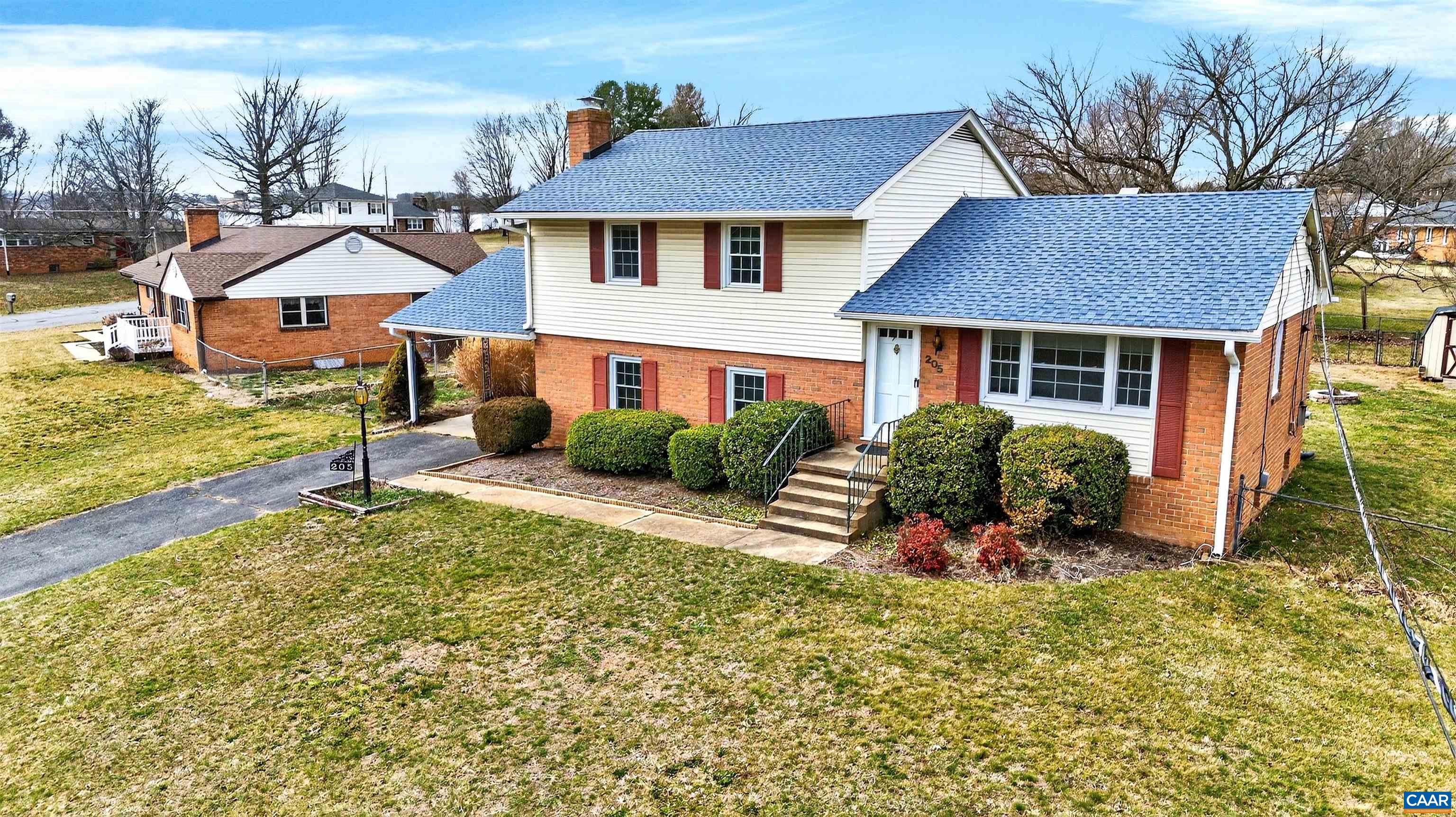 205 STONEWALL DR, WAYNESBORO, Virginia 22980, 4 Bedrooms Bedrooms, ,3 BathroomsBathrooms,Residential,205 STONEWALL DR,674153 MLS # 674153