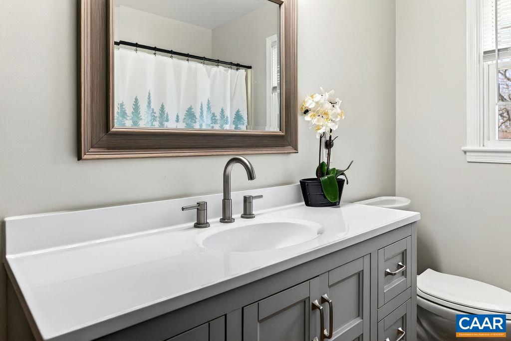 205 STONEWALL DR, WAYNESBORO, Virginia 22980, 4 Bedrooms Bedrooms, ,3 BathroomsBathrooms,Residential,205 STONEWALL DR,674153 MLS # 674153