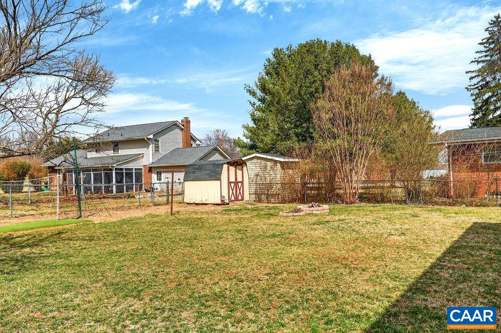 205 STONEWALL DR, WAYNESBORO, Virginia 22980, 4 Bedrooms Bedrooms, ,3 BathroomsBathrooms,Residential,205 STONEWALL DR,674153 MLS # 674153