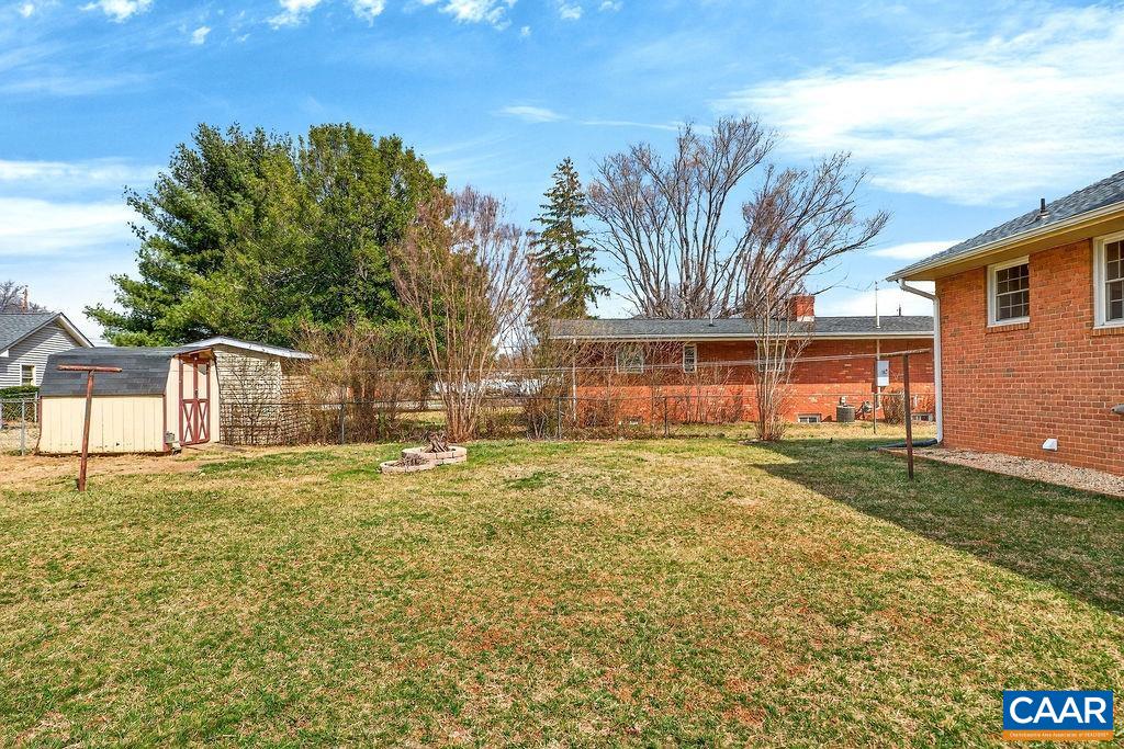 205 STONEWALL DR, WAYNESBORO, Virginia 22980, 4 Bedrooms Bedrooms, ,3 BathroomsBathrooms,Residential,205 STONEWALL DR,674153 MLS # 674153