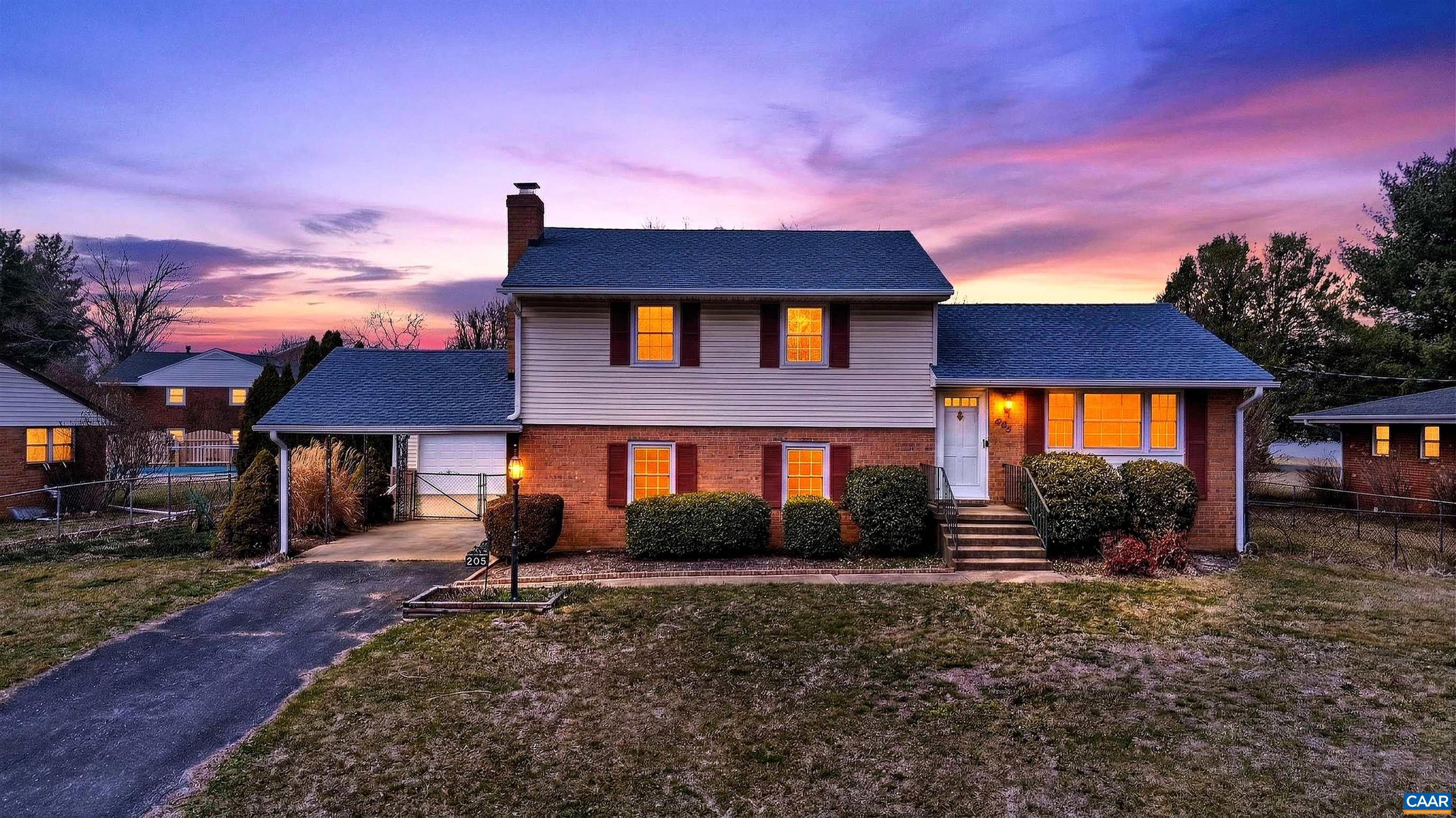 205 STONEWALL DR, WAYNESBORO, Virginia 22980, 4 Bedrooms Bedrooms, ,3 BathroomsBathrooms,Residential,205 STONEWALL DR,674153 MLS # 674153