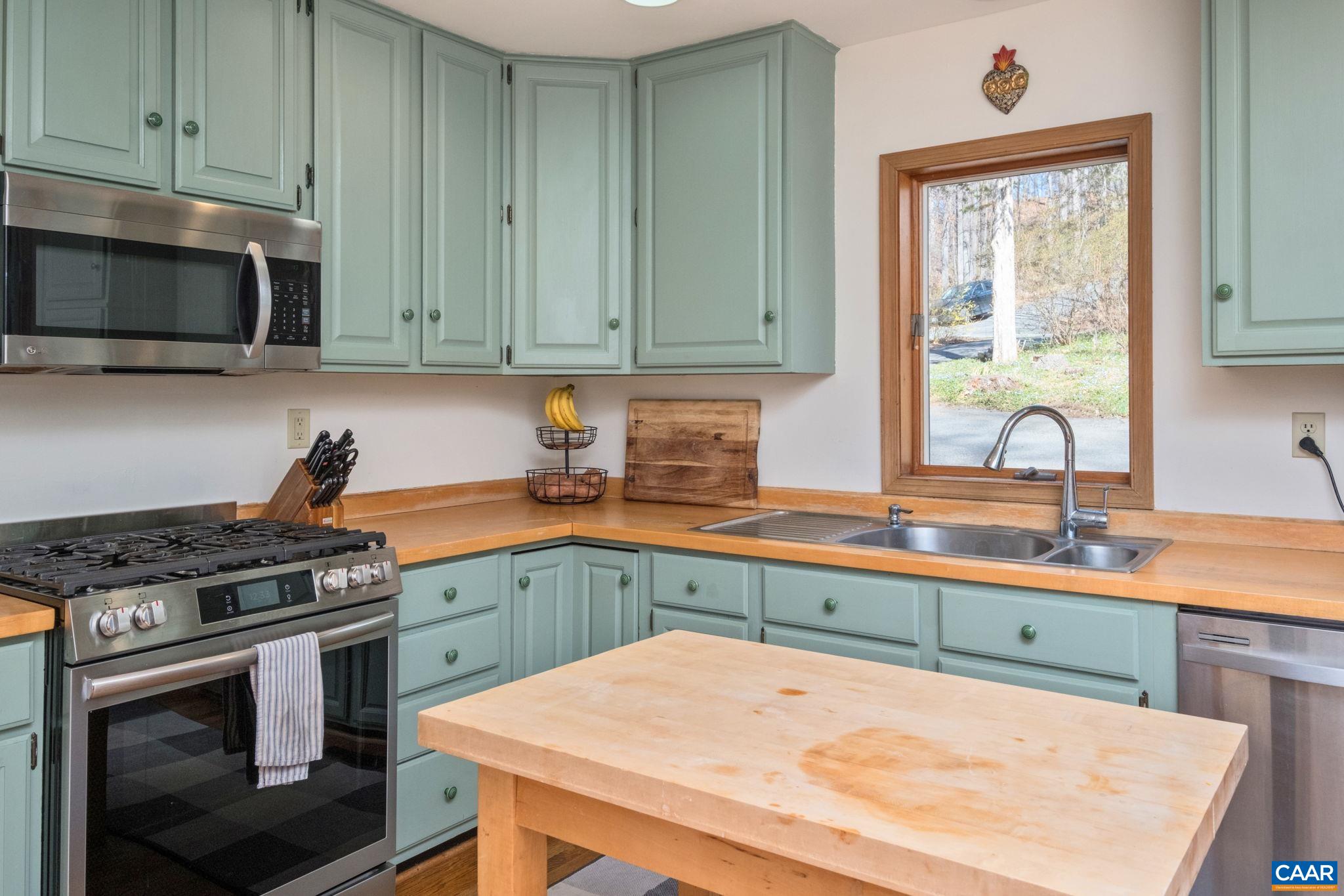 274 GREY DOVE LN, CHARLOTTESVILLE, Virginia 22903, 3 Bedrooms Bedrooms, ,3 BathroomsBathrooms,Residential,274 GREY DOVE LN,674178 MLS # 674178