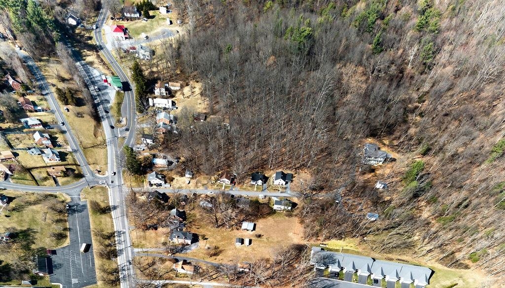 1521 CHURCHVILLE AVE, STAUNTON, Virginia 24401, 3 Bedrooms Bedrooms, ,1 BathroomBathrooms,Residential,1521 CHURCHVILLE AVE,674235 MLS # 674235