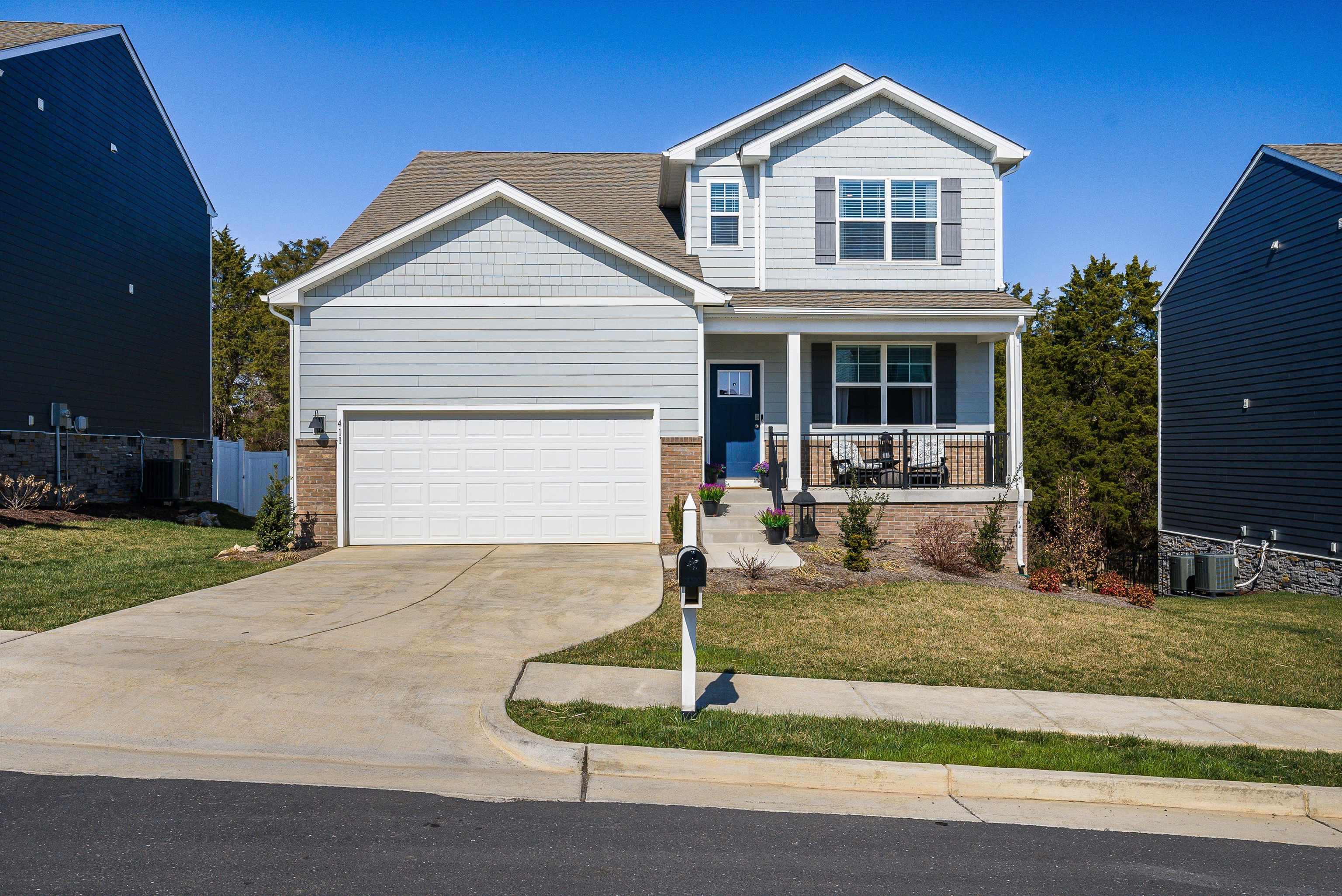 411 STONEWALL JACKSON BLVD, STAUNTON, Virginia 24401, 5 Bedrooms Bedrooms, ,2 BathroomsBathrooms,Residential,411 STONEWALL JACKSON BLVD,674240 MLS # 674240