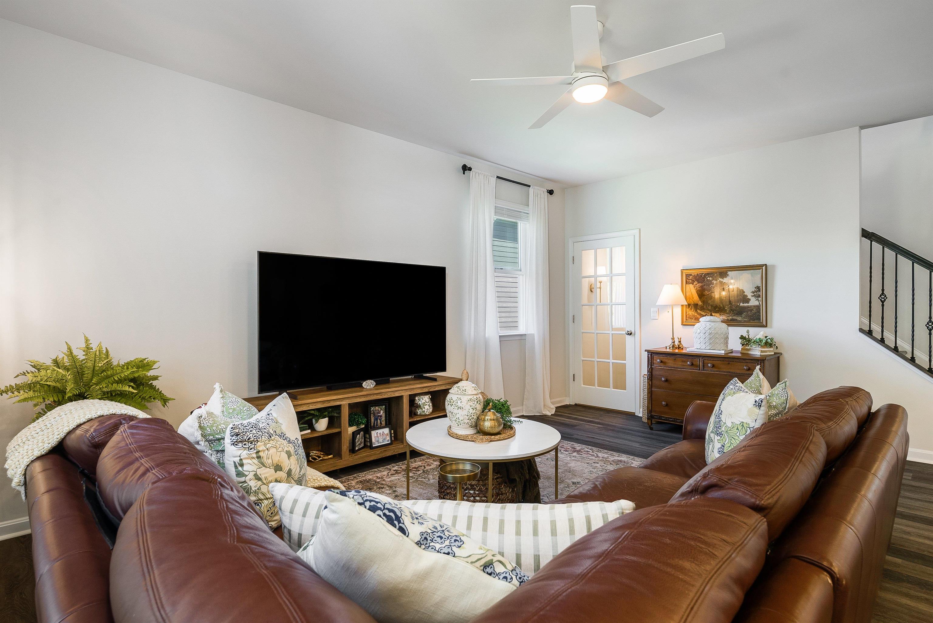 411 STONEWALL JACKSON BLVD, STAUNTON, Virginia 24401, 5 Bedrooms Bedrooms, ,2 BathroomsBathrooms,Residential,411 STONEWALL JACKSON BLVD,674240 MLS # 674240