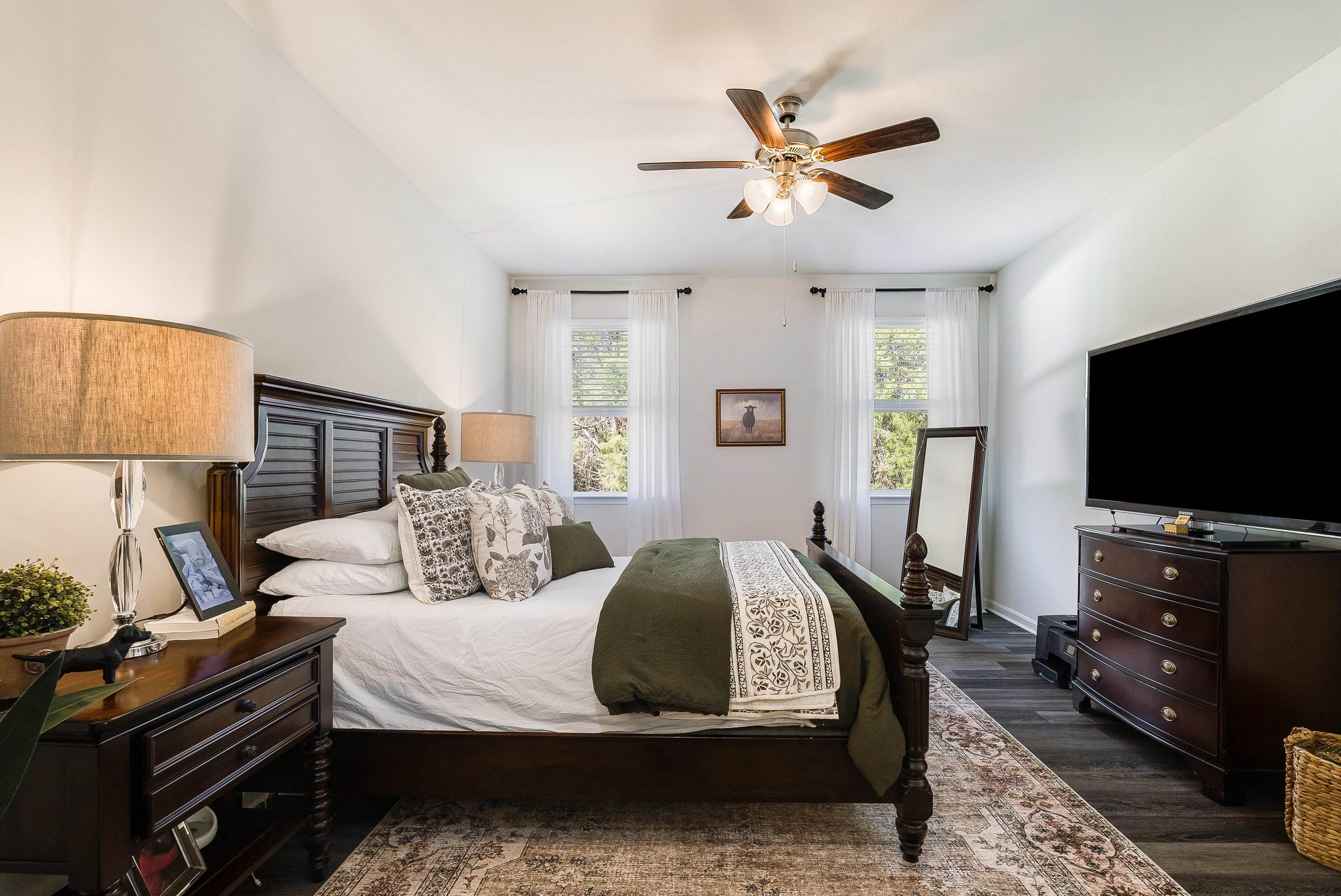 411 STONEWALL JACKSON BLVD, STAUNTON, Virginia 24401, 5 Bedrooms Bedrooms, ,2 BathroomsBathrooms,Residential,411 STONEWALL JACKSON BLVD,674240 MLS # 674240