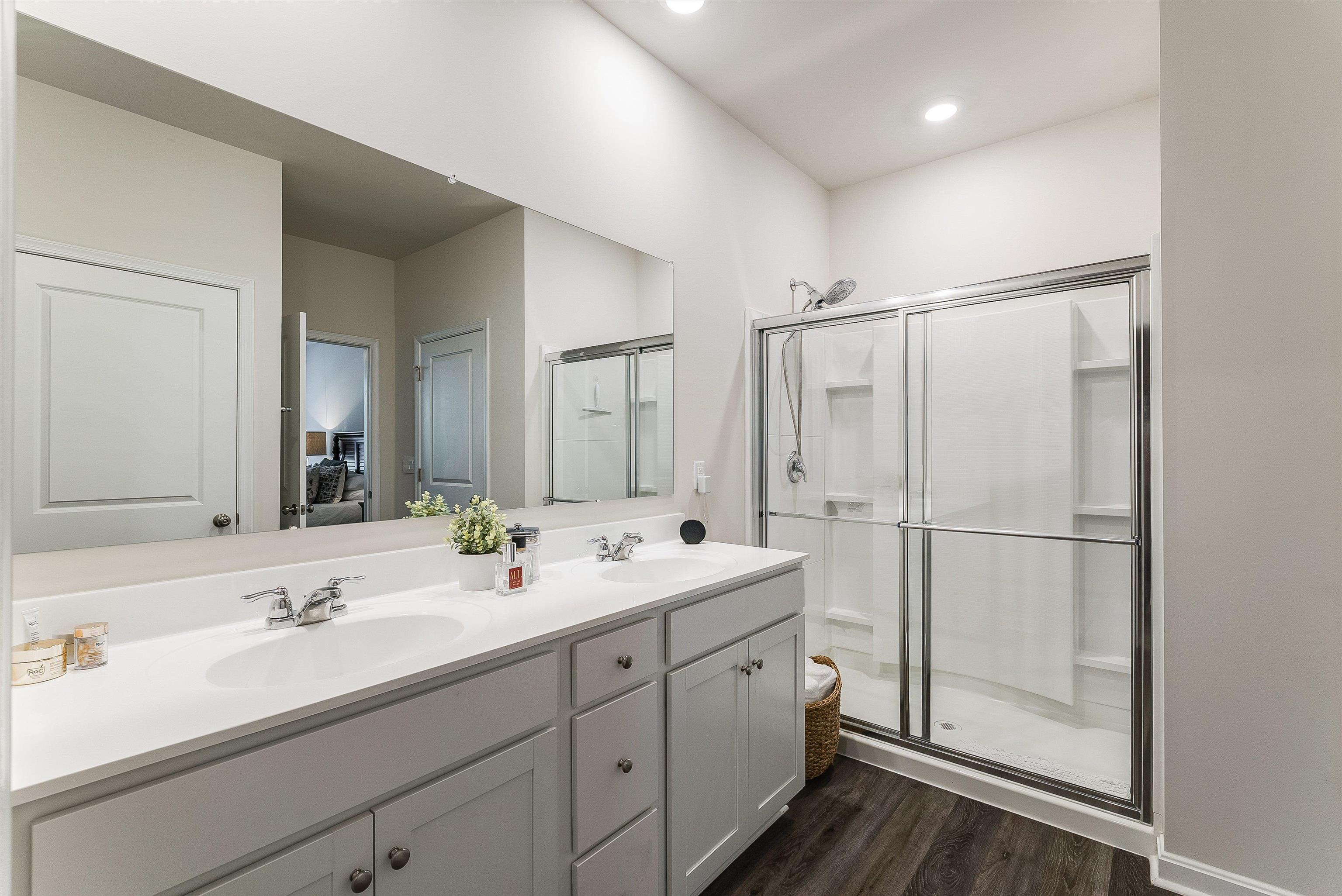 411 STONEWALL JACKSON BLVD, STAUNTON, Virginia 24401, 5 Bedrooms Bedrooms, ,2 BathroomsBathrooms,Residential,411 STONEWALL JACKSON BLVD,674240 MLS # 674240