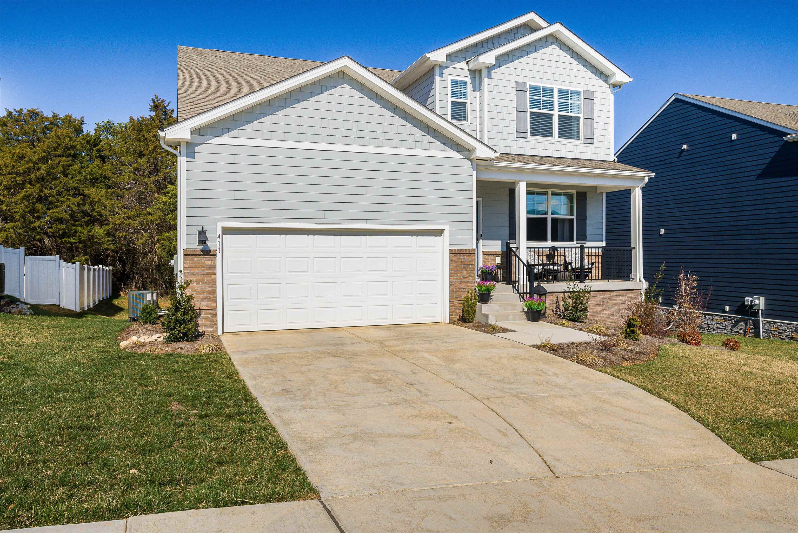 411 STONEWALL JACKSON BLVD, STAUNTON, Virginia 24401, 5 Bedrooms Bedrooms, ,2 BathroomsBathrooms,Residential,411 STONEWALL JACKSON BLVD,674240 MLS # 674240