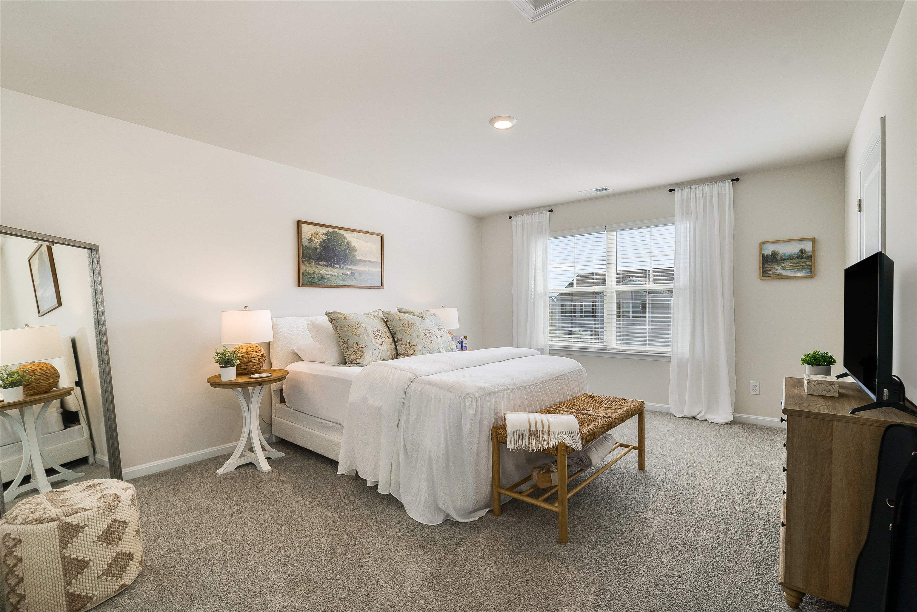 411 STONEWALL JACKSON BLVD, STAUNTON, Virginia 24401, 5 Bedrooms Bedrooms, ,2 BathroomsBathrooms,Residential,411 STONEWALL JACKSON BLVD,674240 MLS # 674240