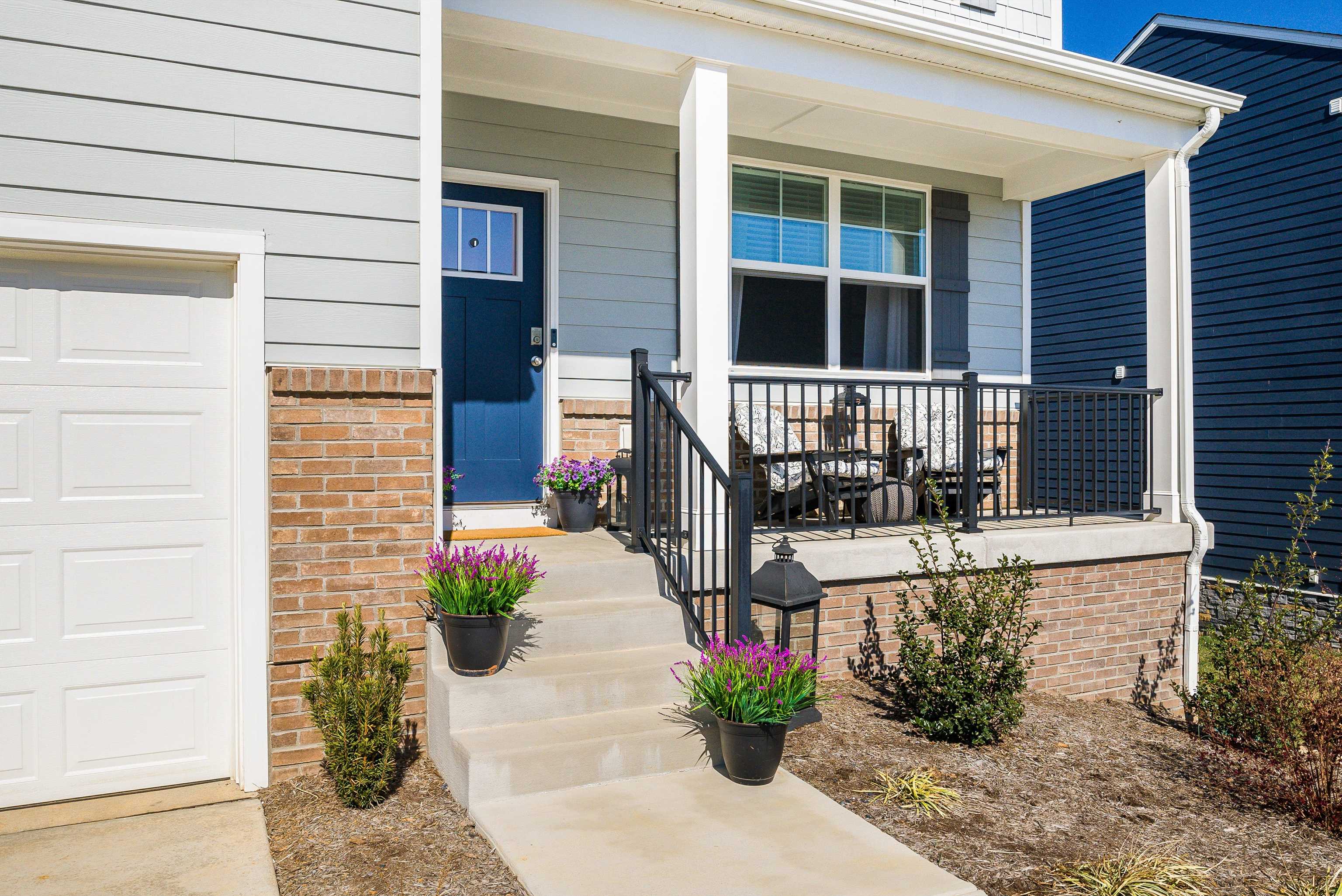 411 STONEWALL JACKSON BLVD, STAUNTON, Virginia 24401, 5 Bedrooms Bedrooms, ,2 BathroomsBathrooms,Residential,411 STONEWALL JACKSON BLVD,674240 MLS # 674240