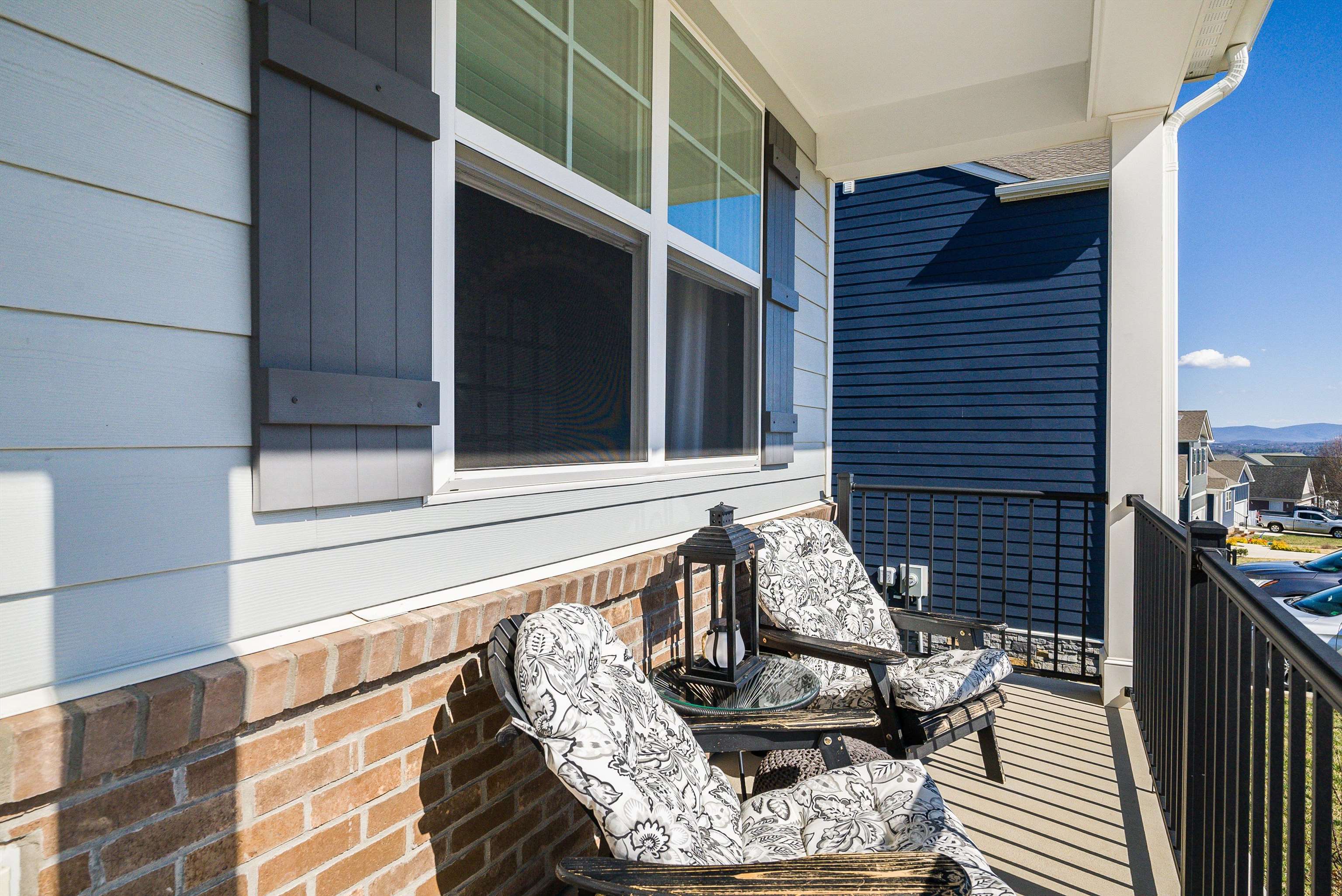 411 STONEWALL JACKSON BLVD, STAUNTON, Virginia 24401, 5 Bedrooms Bedrooms, ,2 BathroomsBathrooms,Residential,411 STONEWALL JACKSON BLVD,674240 MLS # 674240