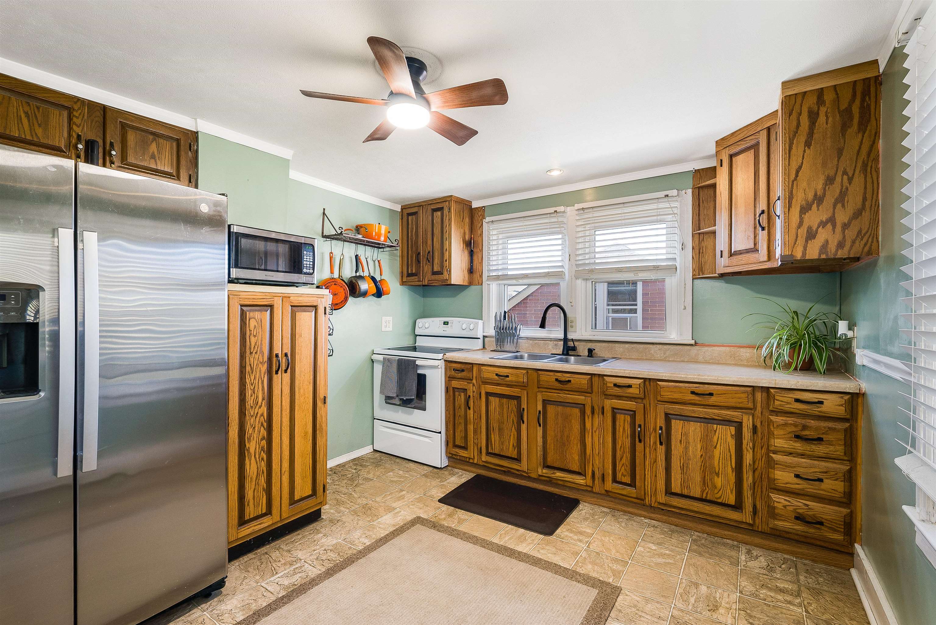 806 RANDOLPH ST, STAUNTON, Virginia 24401, 3 Bedrooms Bedrooms, ,1 BathroomBathrooms,Residential,806 RANDOLPH ST,674241 MLS # 674241