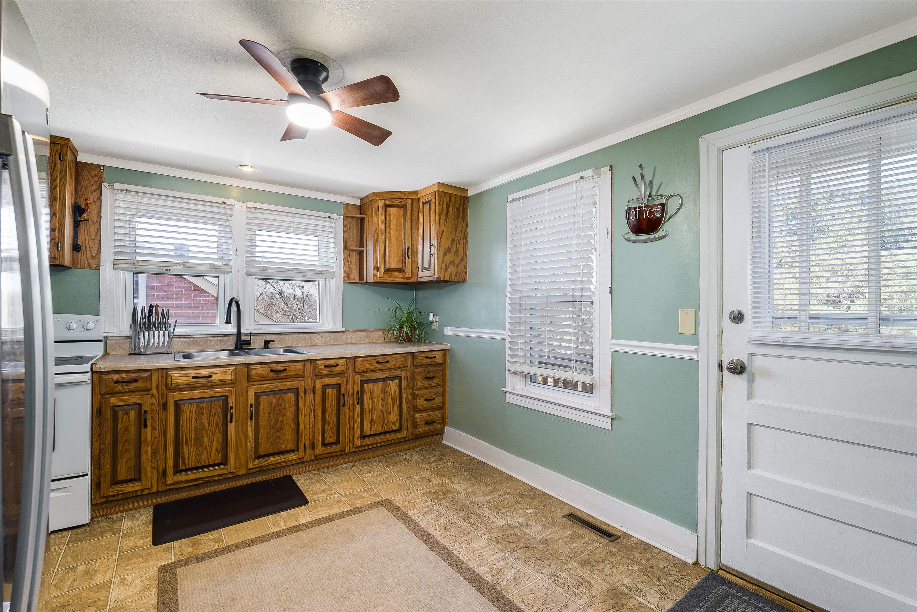 806 RANDOLPH ST, STAUNTON, Virginia 24401, 3 Bedrooms Bedrooms, ,1 BathroomBathrooms,Residential,806 RANDOLPH ST,674241 MLS # 674241