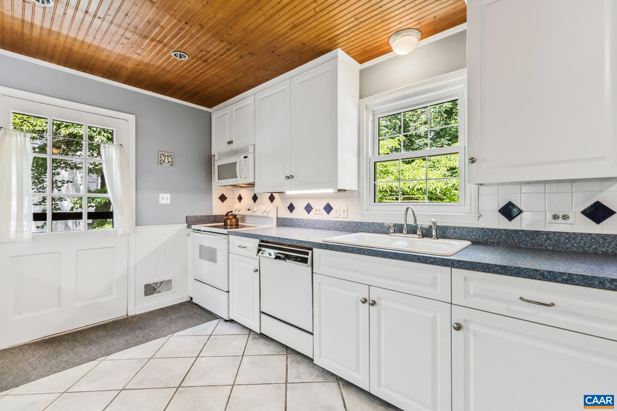 2402 BENNINGTON RD, CHARLOTTESVILLE, Virginia 22901, 4 Bedrooms Bedrooms, ,2 BathroomsBathrooms,Residential,2402 BENNINGTON RD,674242 MLS # 674242