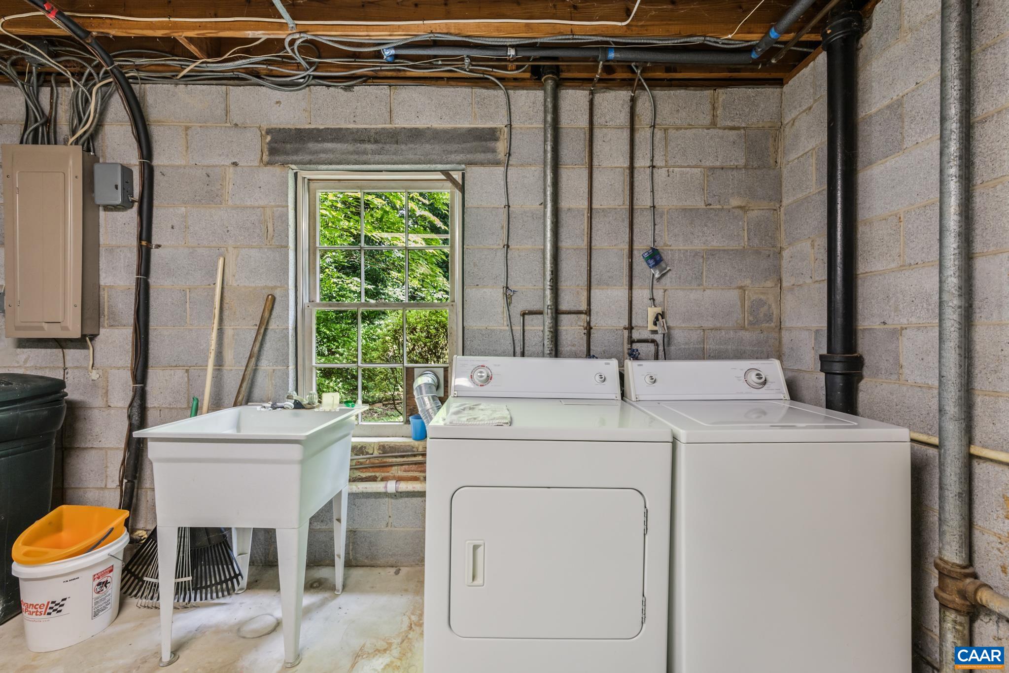 2402 BENNINGTON RD, CHARLOTTESVILLE, Virginia 22901, 4 Bedrooms Bedrooms, ,2 BathroomsBathrooms,Residential,2402 BENNINGTON RD,674242 MLS # 674242