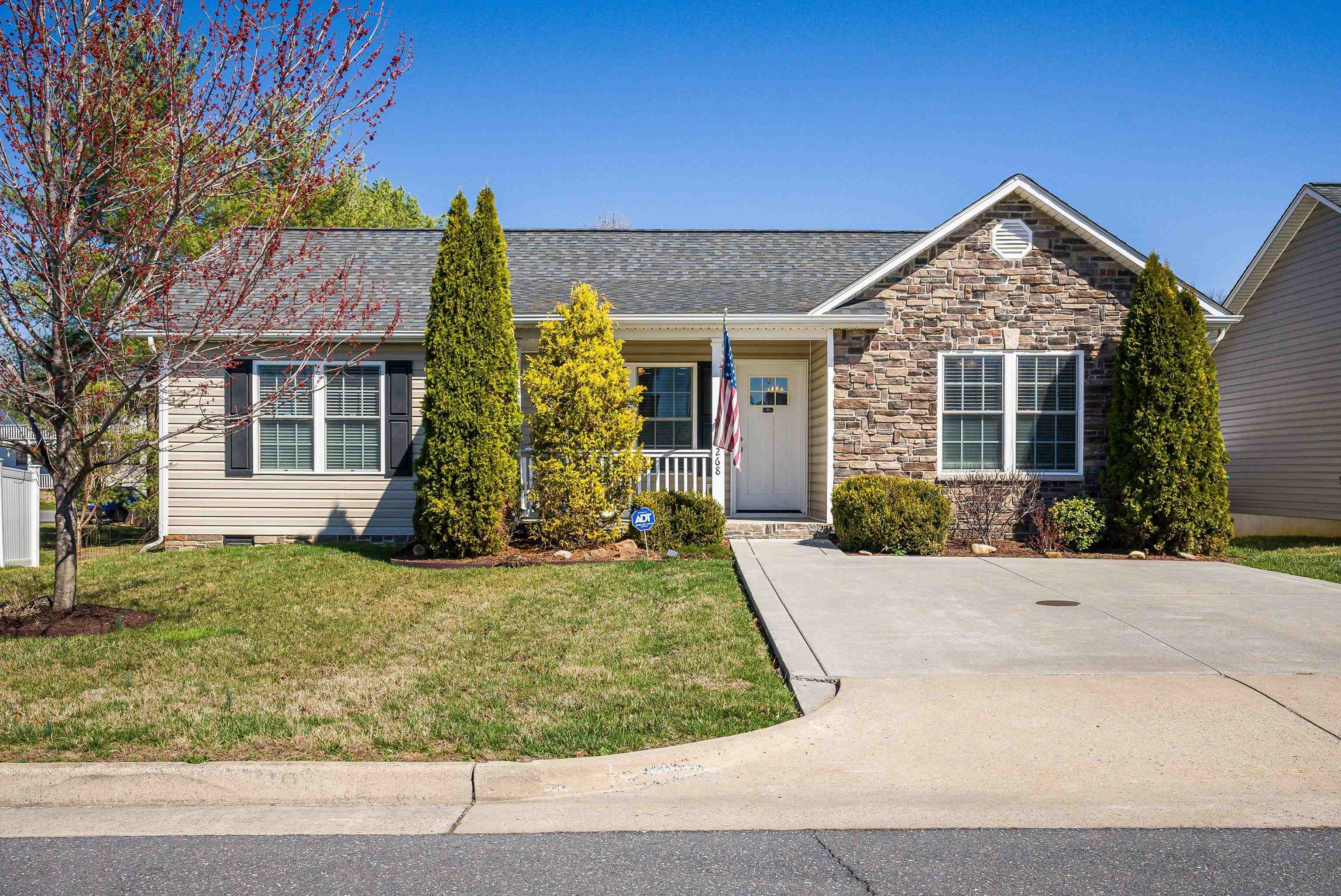 268 DYLAN CIR, BRIDGEWATER, Virginia 22812, 3 Bedrooms Bedrooms, ,2 BathroomsBathrooms,Residential,268 DYLAN CIR,674245 MLS # 674245