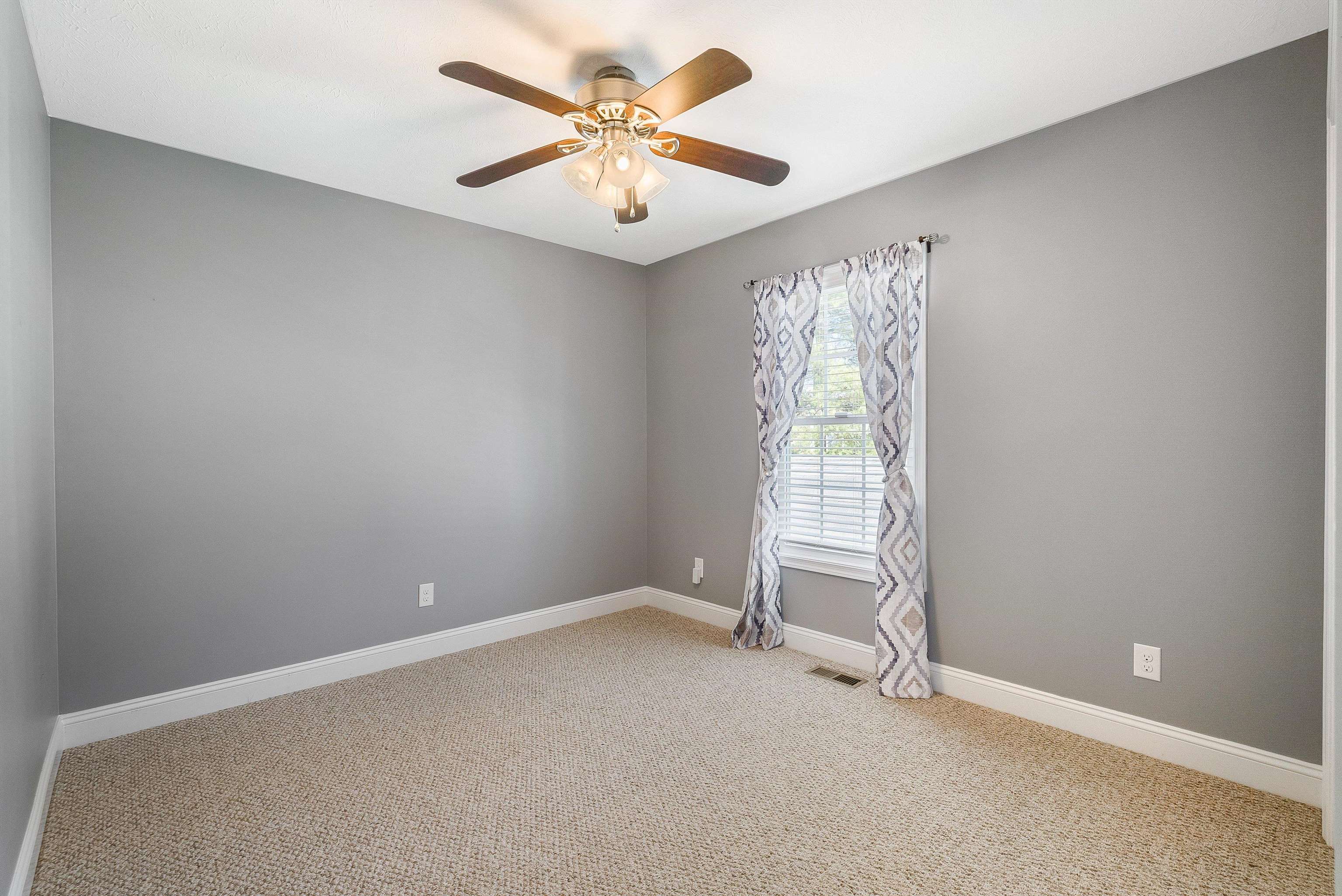 268 DYLAN CIR, BRIDGEWATER, Virginia 22812, 3 Bedrooms Bedrooms, ,2 BathroomsBathrooms,Residential,268 DYLAN CIR,674245 MLS # 674245