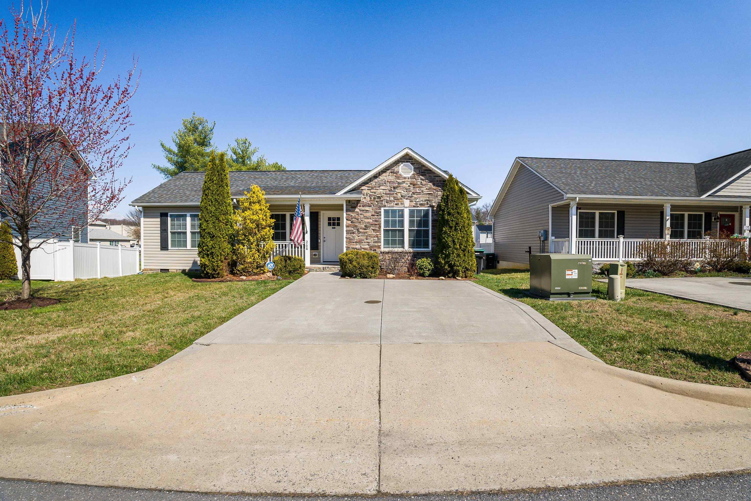 268 DYLAN CIR, BRIDGEWATER, Virginia 22812, 3 Bedrooms Bedrooms, ,2 BathroomsBathrooms,Residential,268 DYLAN CIR,674245 MLS # 674245