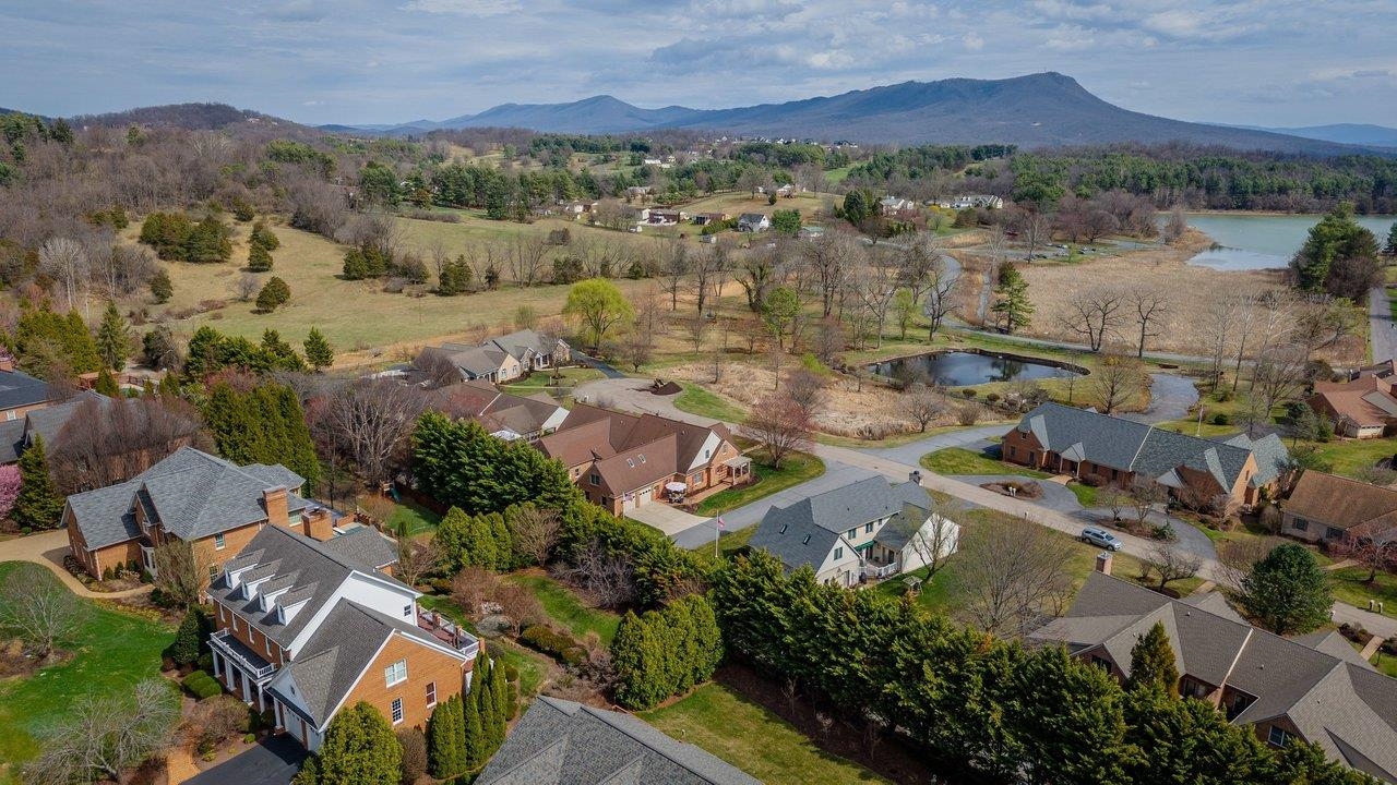 3291 MESINETTO CREEK DR, ROCKINGHAM, Virginia 22801, 3 Bedrooms Bedrooms, ,4 BathroomsBathrooms,Residential,3291 MESINETTO CREEK DR,674247 MLS # 674247