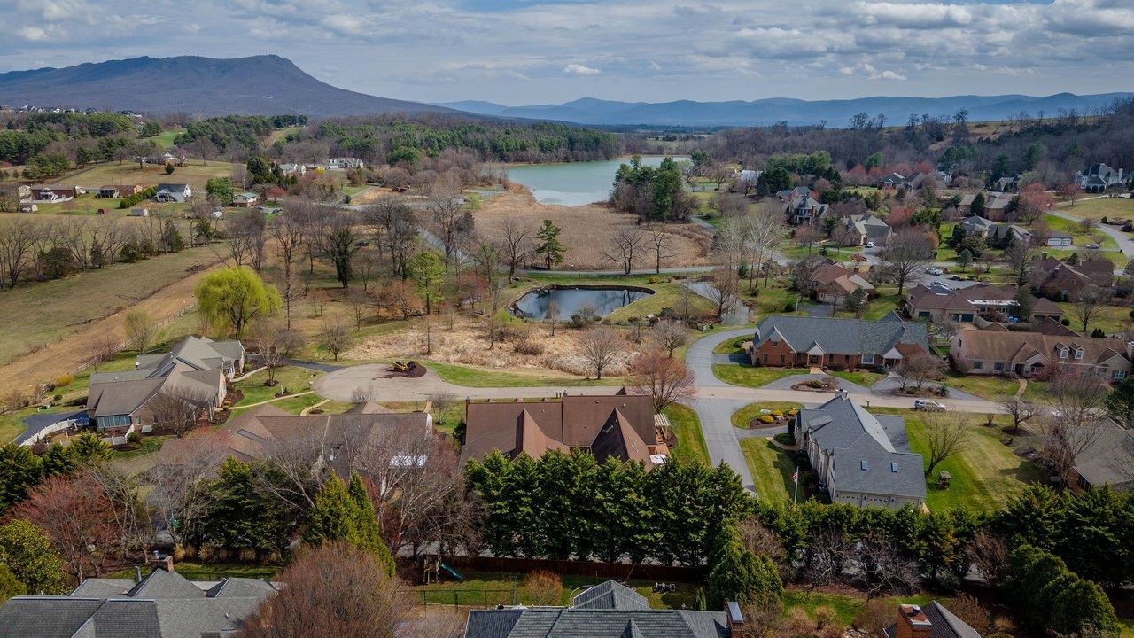 3291 MESINETTO CREEK DR, ROCKINGHAM, Virginia 22801, 3 Bedrooms Bedrooms, ,4 BathroomsBathrooms,Residential,3291 MESINETTO CREEK DR,674247 MLS # 674247