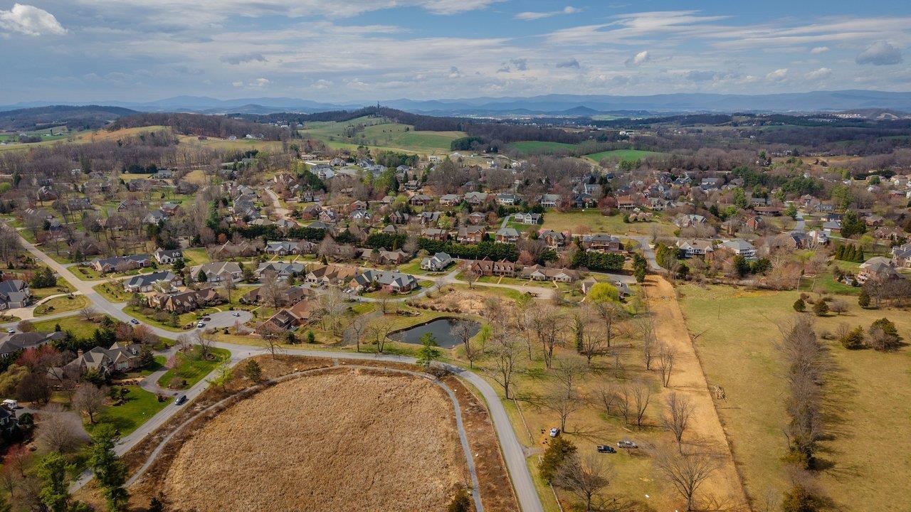 3291 MESINETTO CREEK DR, ROCKINGHAM, Virginia 22801, 3 Bedrooms Bedrooms, ,4 BathroomsBathrooms,Residential,3291 MESINETTO CREEK DR,674247 MLS # 674247