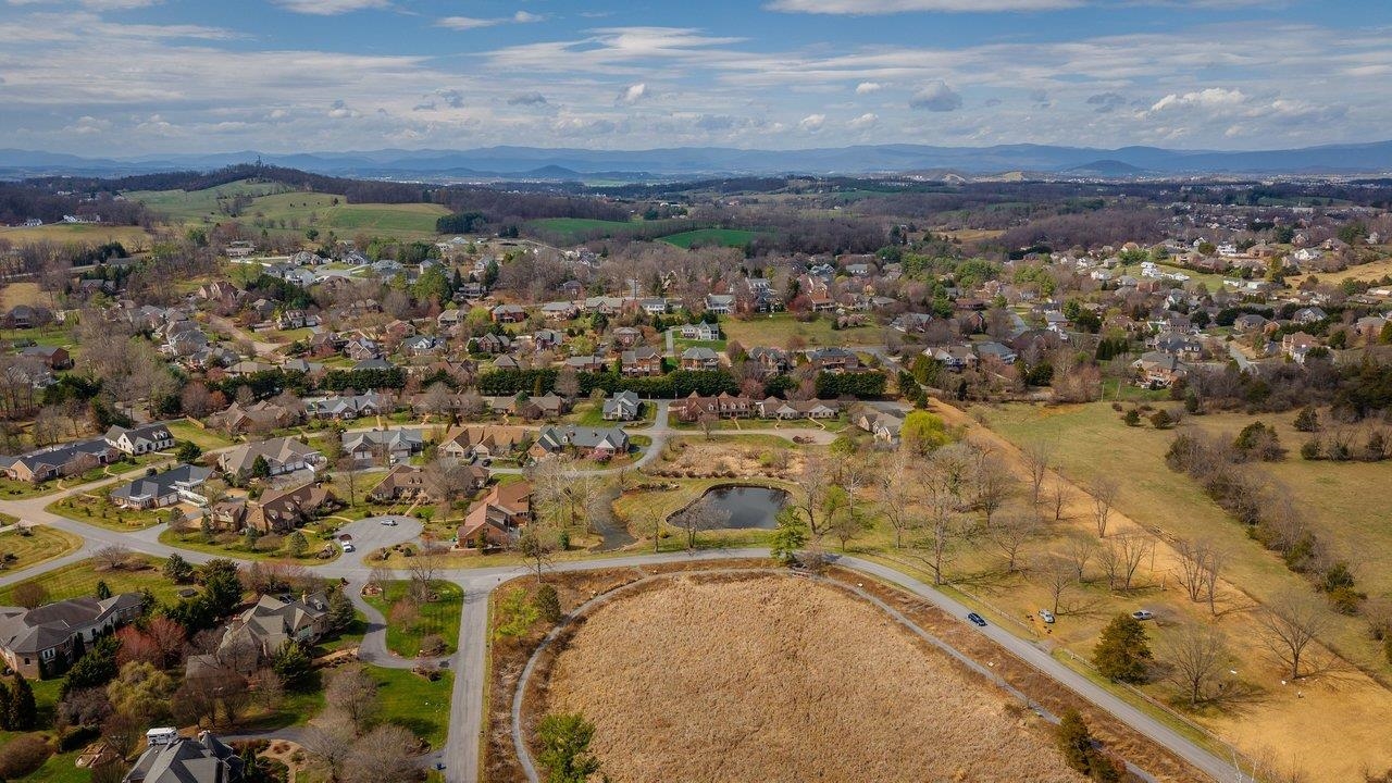 3291 MESINETTO CREEK DR, ROCKINGHAM, Virginia 22801, 3 Bedrooms Bedrooms, ,4 BathroomsBathrooms,Residential,3291 MESINETTO CREEK DR,674247 MLS # 674247