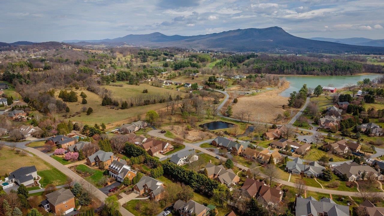 3291 MESINETTO CREEK DR, ROCKINGHAM, Virginia 22801, 3 Bedrooms Bedrooms, ,4 BathroomsBathrooms,Residential,3291 MESINETTO CREEK DR,674247 MLS # 674247