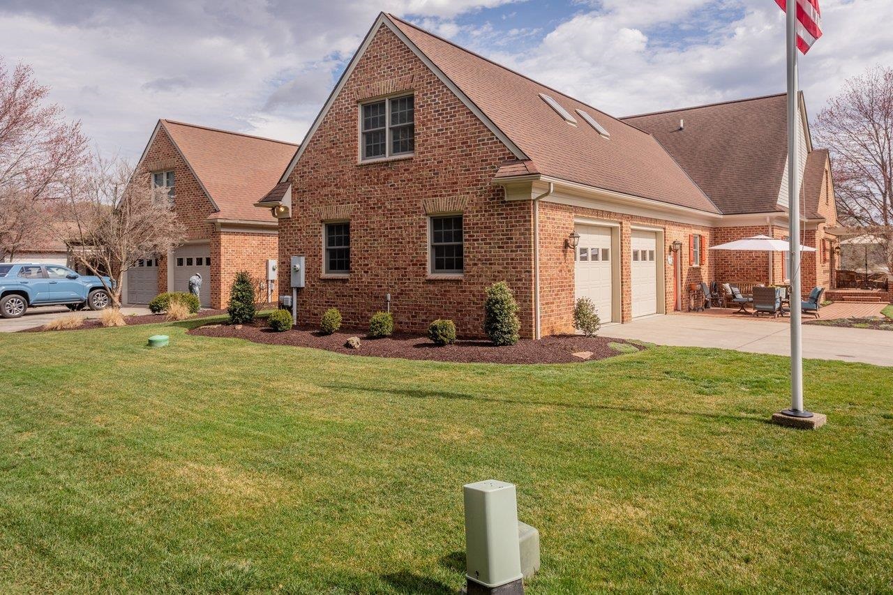 3291 MESINETTO CREEK DR, ROCKINGHAM, Virginia 22801, 3 Bedrooms Bedrooms, ,4 BathroomsBathrooms,Residential,3291 MESINETTO CREEK DR,674247 MLS # 674247