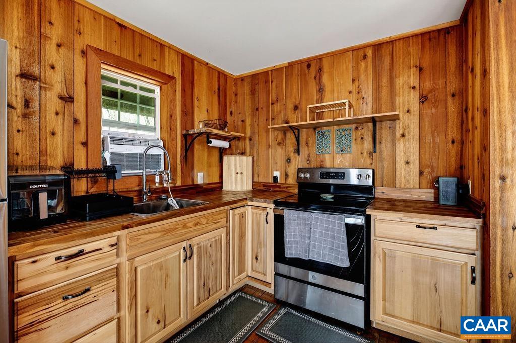 1494 SPRUCE CREEK LN, NELLYSFORD, Virginia 22958, 1 Bedroom Bedrooms, ,1 BathroomBathrooms,Residential,1494 SPRUCE CREEK LN,674252 MLS # 674252