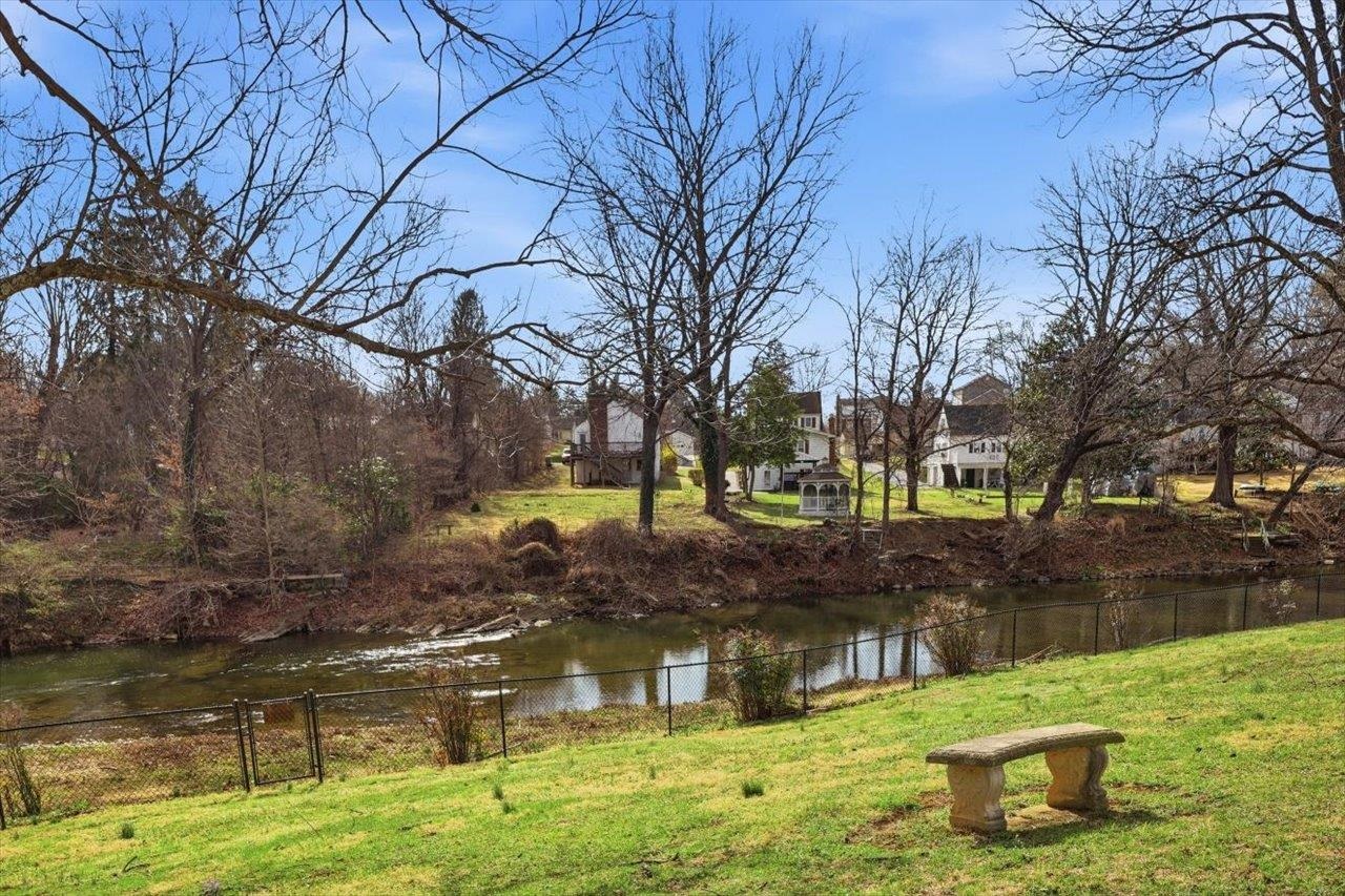 700 RIFE RD, WAYNESBORO, Virginia 22980, 2 Bedrooms Bedrooms, ,1 BathroomBathrooms,Residential,700 RIFE RD,674254 MLS # 674254