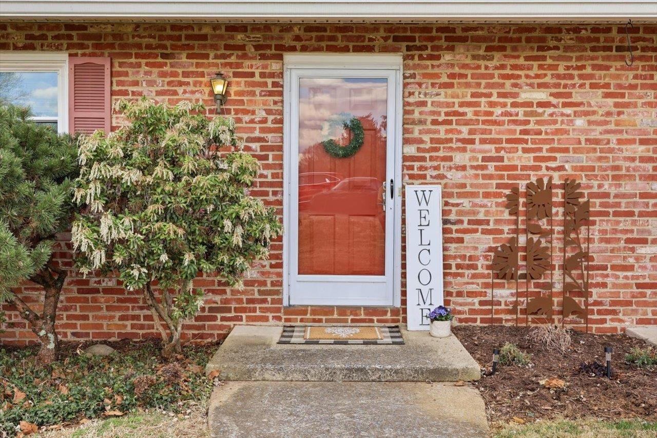 700 RIFE RD, WAYNESBORO, Virginia 22980, 2 Bedrooms Bedrooms, ,1 BathroomBathrooms,Residential,700 RIFE RD,674254 MLS # 674254