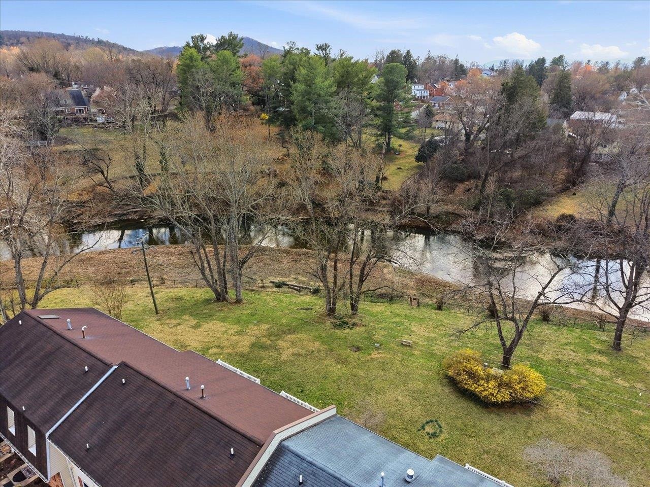 700 RIFE RD, WAYNESBORO, Virginia 22980, 2 Bedrooms Bedrooms, ,1 BathroomBathrooms,Residential,700 RIFE RD,674254 MLS # 674254