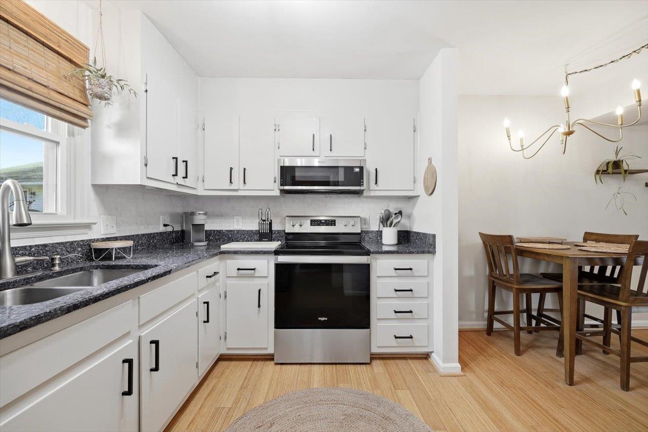 700 RIFE RD, WAYNESBORO, Virginia 22980, 2 Bedrooms Bedrooms, ,1 BathroomBathrooms,Residential,700 RIFE RD,674254 MLS # 674254