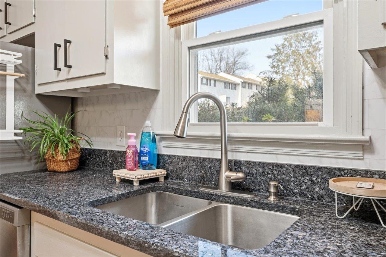 700 RIFE RD, WAYNESBORO, Virginia 22980, 2 Bedrooms Bedrooms, ,1 BathroomBathrooms,Residential,700 RIFE RD,674254 MLS # 674254