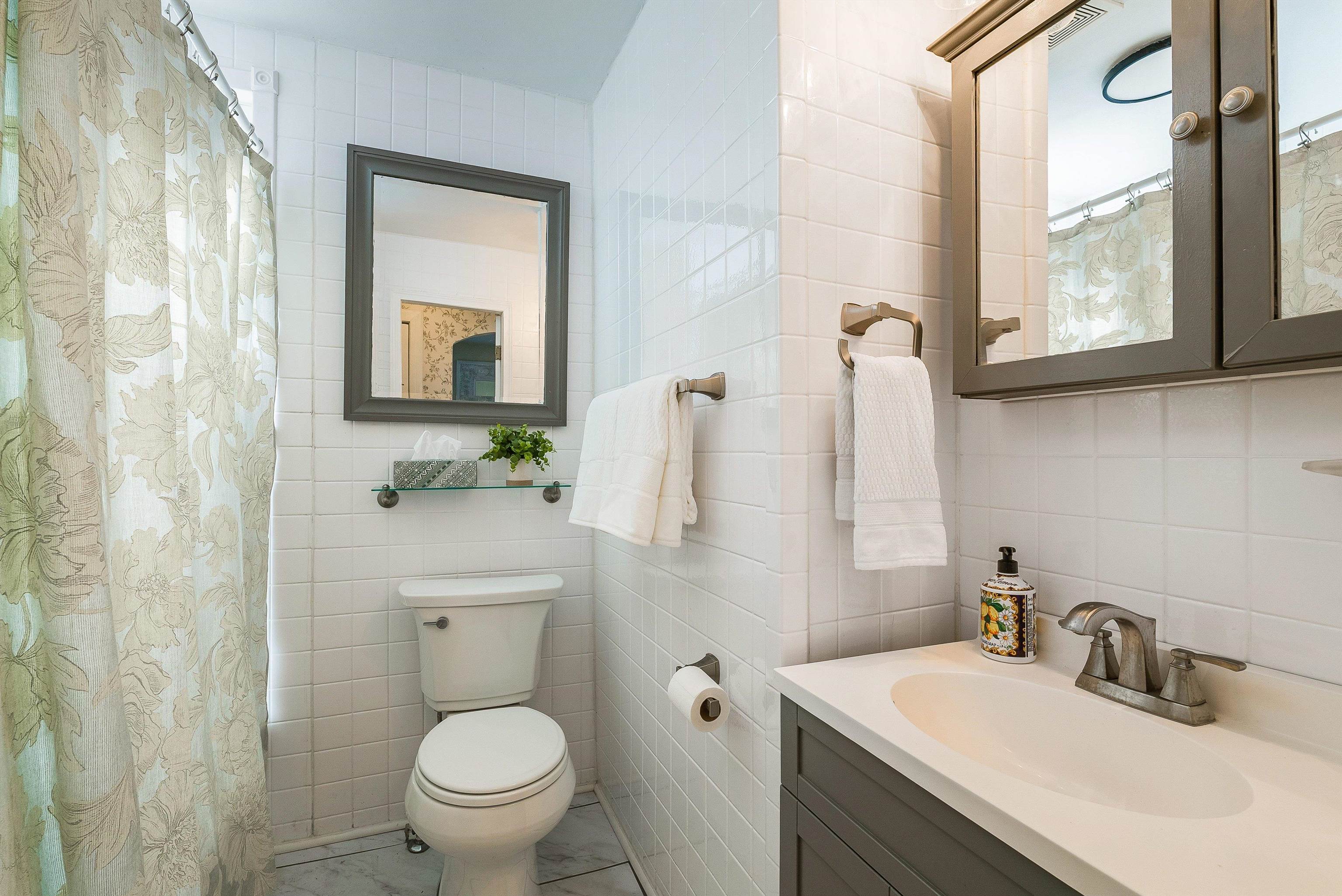 958 DONAGHE ST, STAUNTON, Virginia 24401, 3 Bedrooms Bedrooms, ,1 BathroomBathrooms,Residential,958 DONAGHE ST,674257 MLS # 674257