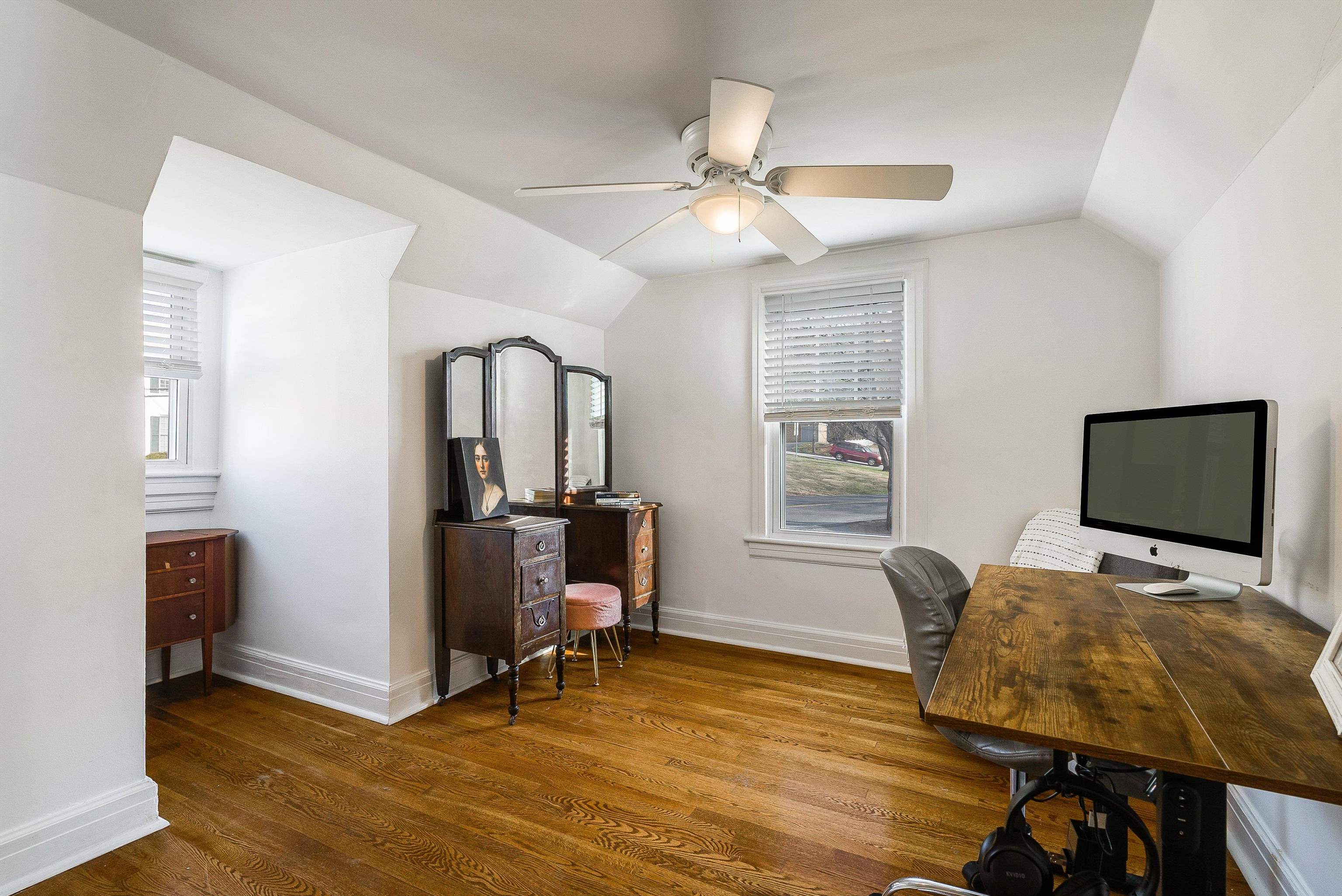 958 DONAGHE ST, STAUNTON, Virginia 24401, 3 Bedrooms Bedrooms, ,1 BathroomBathrooms,Residential,958 DONAGHE ST,674257 MLS # 674257