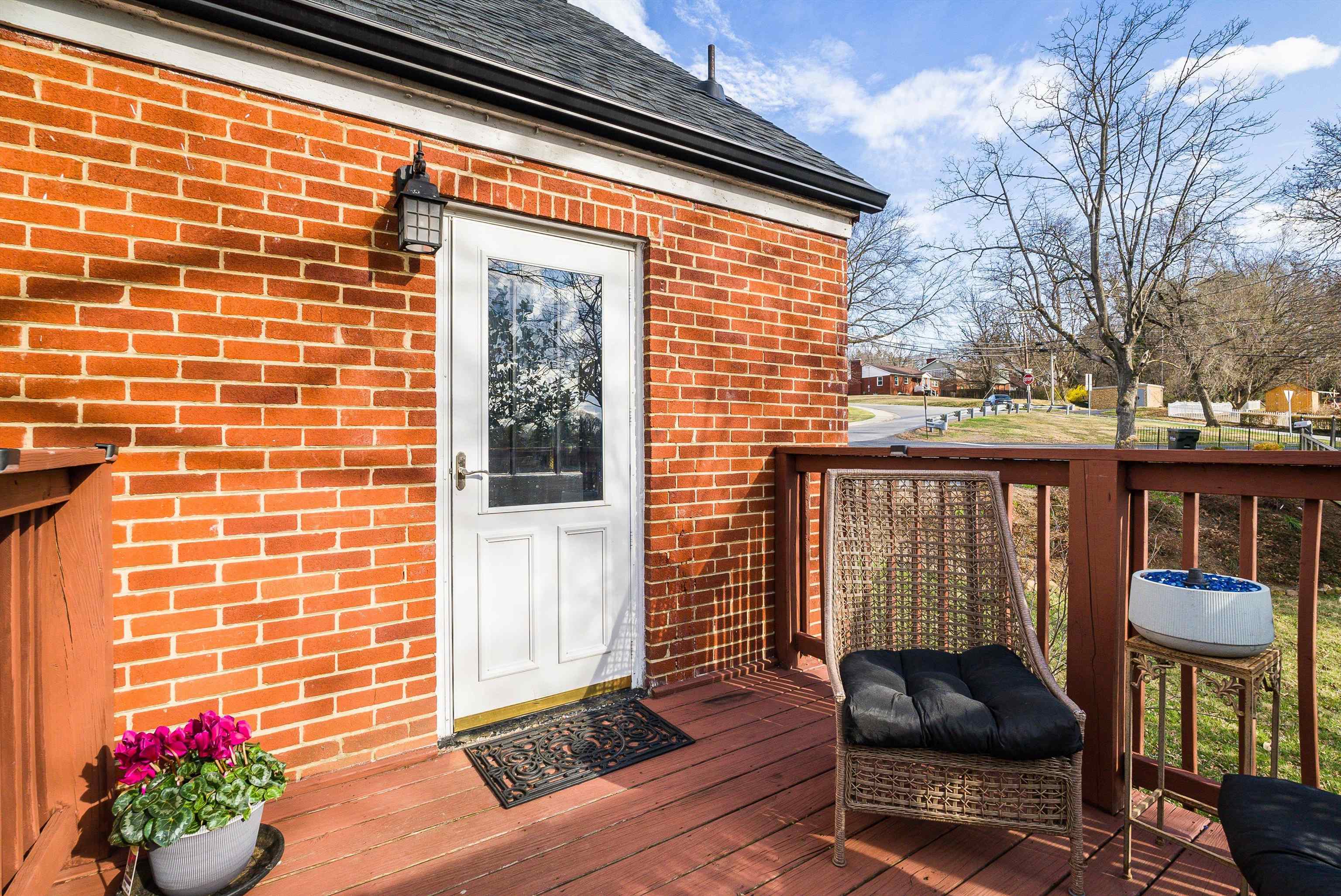 958 DONAGHE ST, STAUNTON, Virginia 24401, 3 Bedrooms Bedrooms, ,1 BathroomBathrooms,Residential,958 DONAGHE ST,674257 MLS # 674257