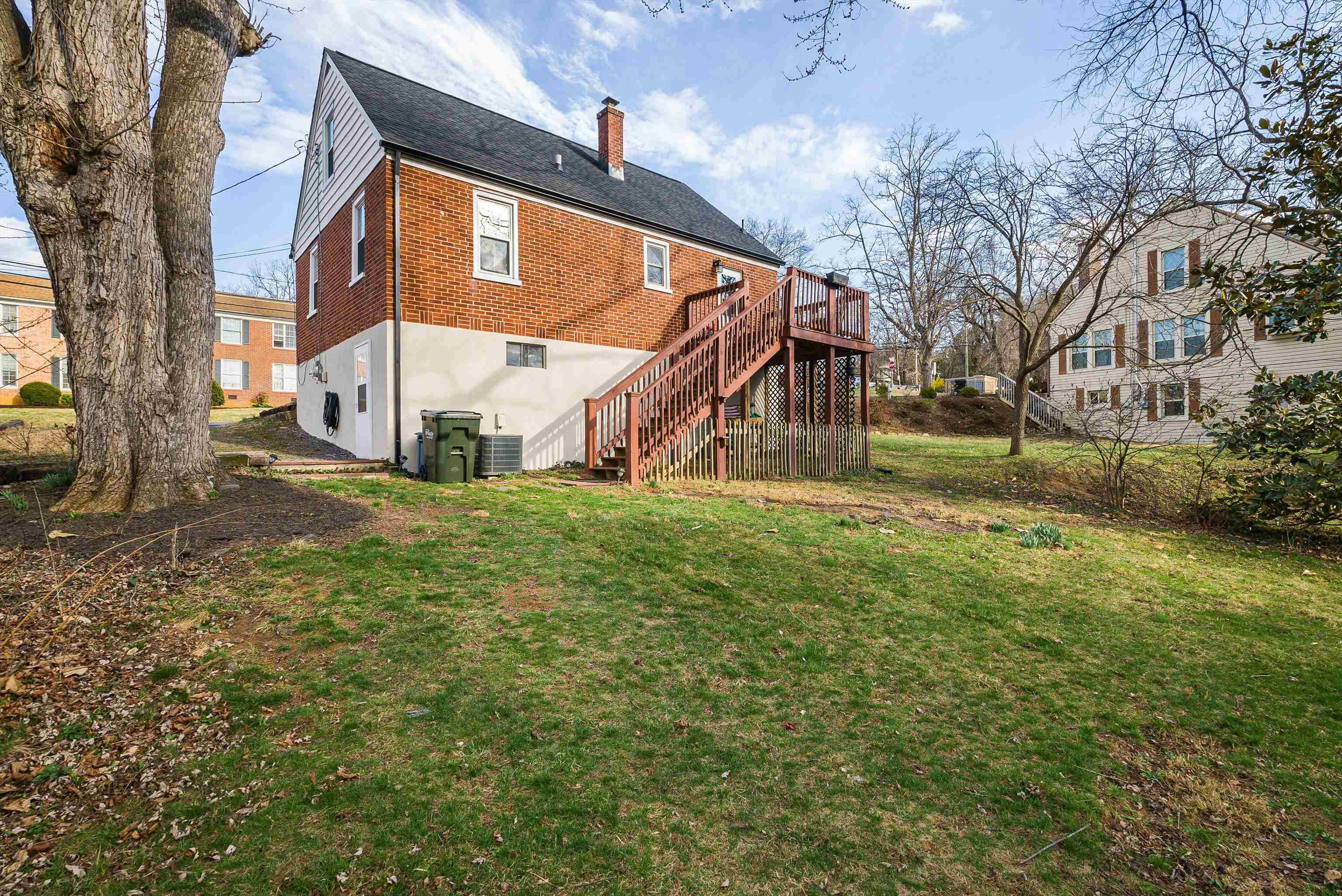 958 DONAGHE ST, STAUNTON, Virginia 24401, 3 Bedrooms Bedrooms, ,1 BathroomBathrooms,Residential,958 DONAGHE ST,674257 MLS # 674257