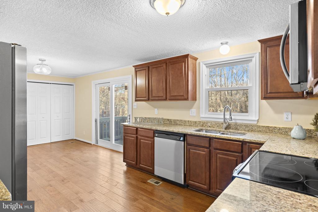 13621 FLANK MARCH LN, SPOTSYLVANIA, Virginia 22551, 3 Bedrooms Bedrooms, ,2 BathroomsBathrooms,Residential,13621 FLANK MARCH LN,VASP2038068 MLS # VASP2038068