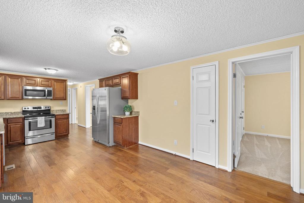 13621 FLANK MARCH LN, SPOTSYLVANIA, Virginia 22551, 3 Bedrooms Bedrooms, ,2 BathroomsBathrooms,Residential,13621 FLANK MARCH LN,VASP2038068 MLS # VASP2038068