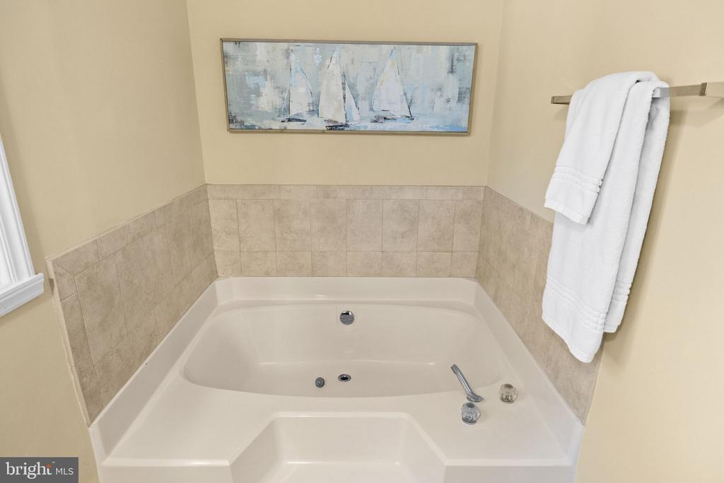 13621 FLANK MARCH LN, SPOTSYLVANIA, Virginia 22551, 3 Bedrooms Bedrooms, ,2 BathroomsBathrooms,Residential,13621 FLANK MARCH LN,VASP2038068 MLS # VASP2038068