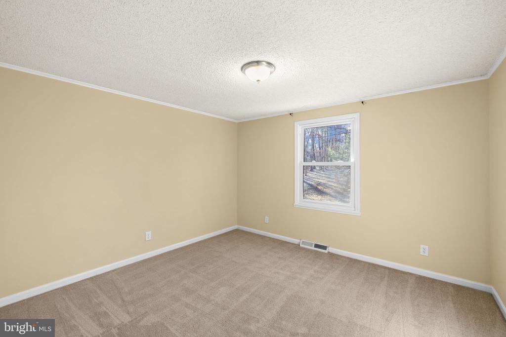 13621 FLANK MARCH LN, SPOTSYLVANIA, Virginia 22551, 3 Bedrooms Bedrooms, ,2 BathroomsBathrooms,Residential,13621 FLANK MARCH LN,VASP2038068 MLS # VASP2038068