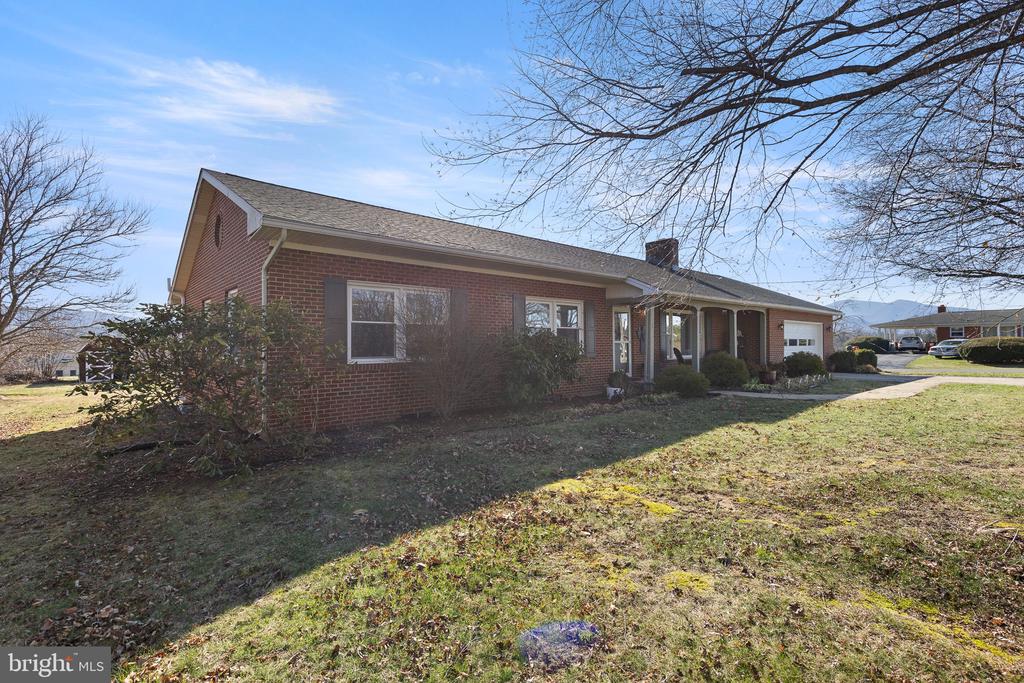 5 FOX LN, LURAY, Virginia 22835, 3 Bedrooms Bedrooms, ,2 BathroomsBathrooms,Residential,5 FOX LN,VAPA2006162 MLS # VAPA2006162