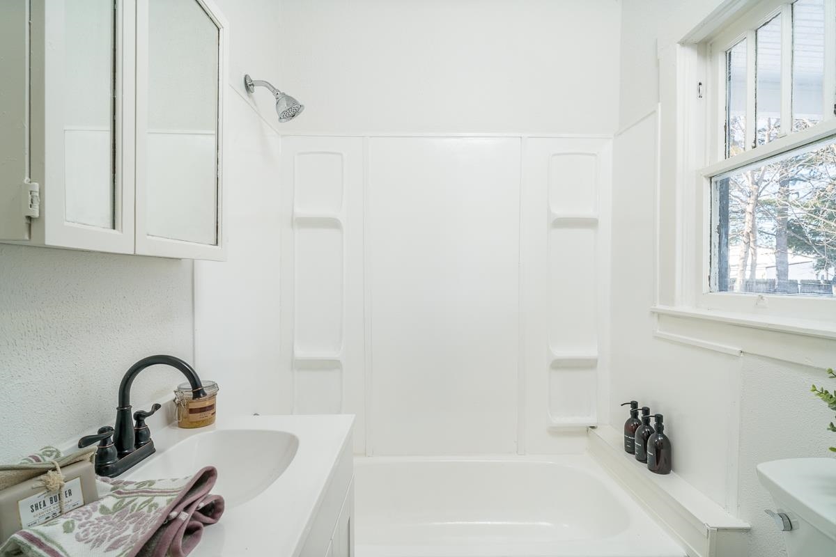 513 N BATH AVE, WAYNESBORO, Virginia 22980, 2 Bedrooms Bedrooms, ,1 BathroomBathrooms,Residential,513 N BATH AVE,673205 MLS # 673205