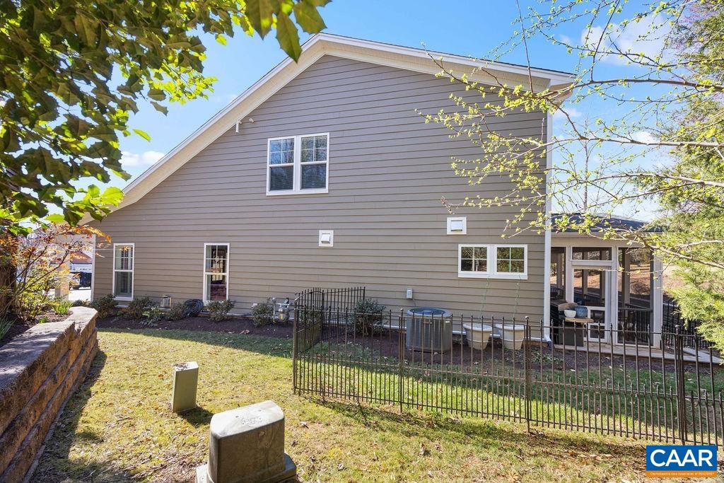 1417 FARROW HILL CT, CHARLOTTESVILLE, Virginia 22901, 3 Bedrooms Bedrooms, ,2 BathroomsBathrooms,Residential,1417 FARROW HILL CT,674248 MLS # 674248 1417 FARROW HILL CT, CHARLOTTESVILLE, Virginia 22901, 3 Bedrooms Bedrooms, ,2 BathroomsBathrooms,Residential,1417 FARROW HILL CT,674248 MLS # 674248